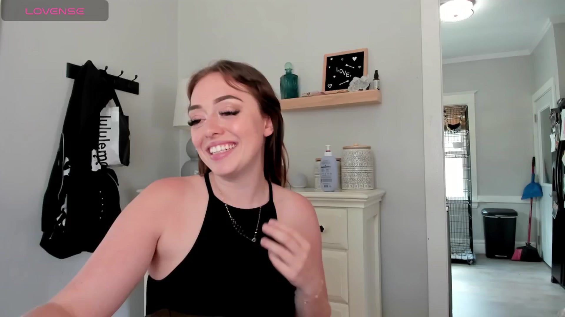 Gallery image thumbnail from DJ_ZYA's myfreecams stream on, 05/29/2025, 21:11 image 20 of 20