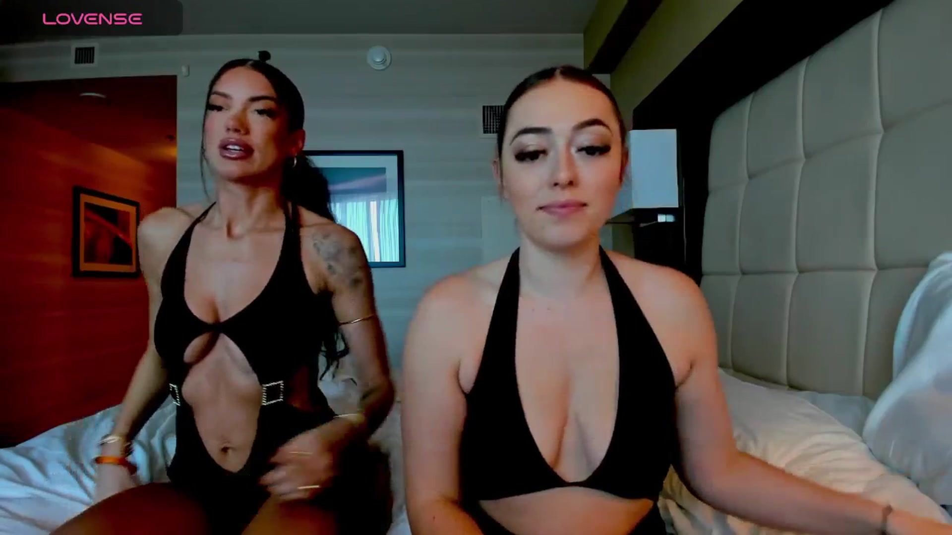 Gallery image thumbnail from DJ_ZYA's myfreecams stream on, 10/06/2025, 19:32 image 16 of 20