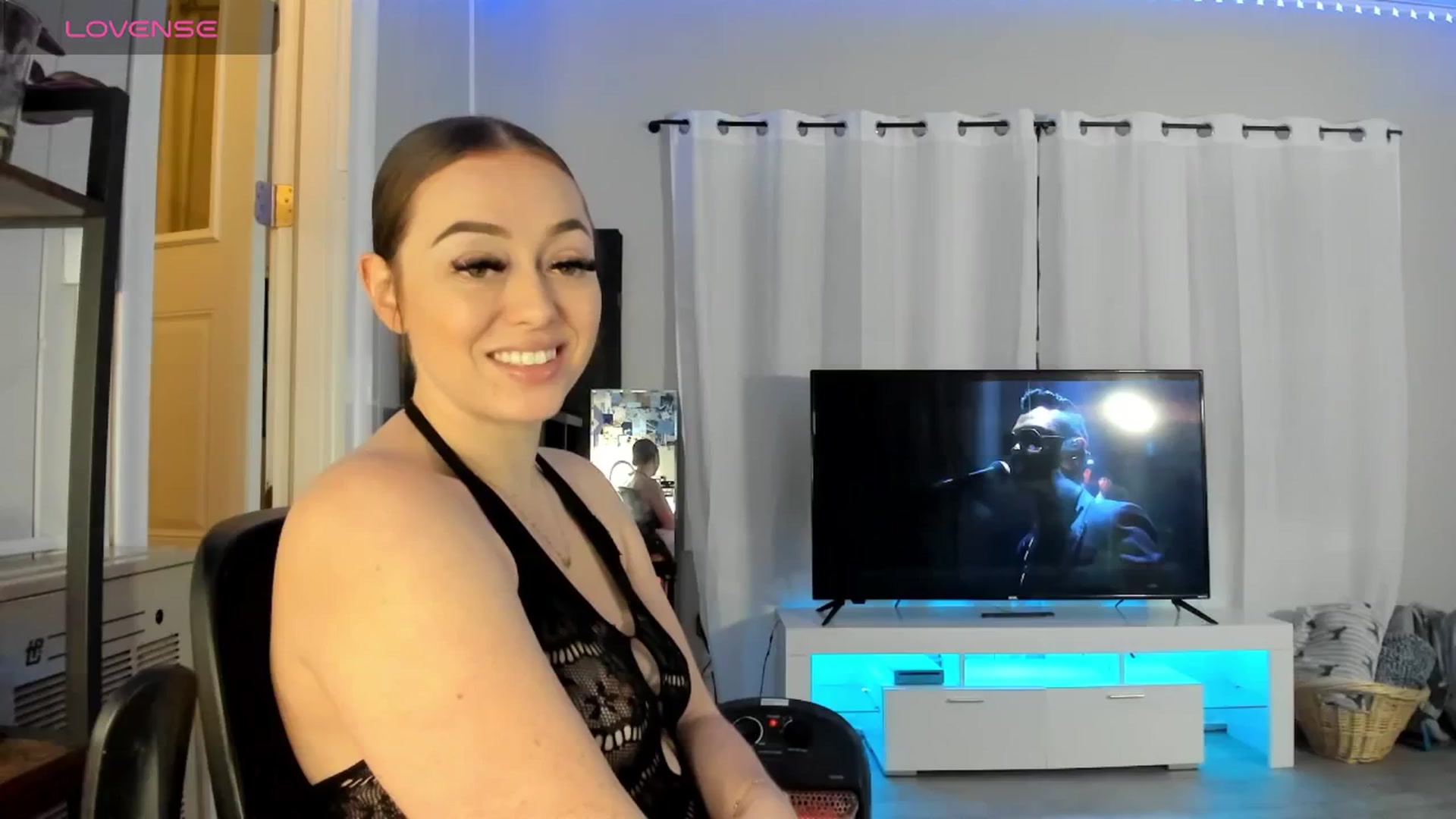Gallery image thumbnail from DJ_ZYA's myfreecams stream on, 01/13/2026, 05:24 image 18 of 20
