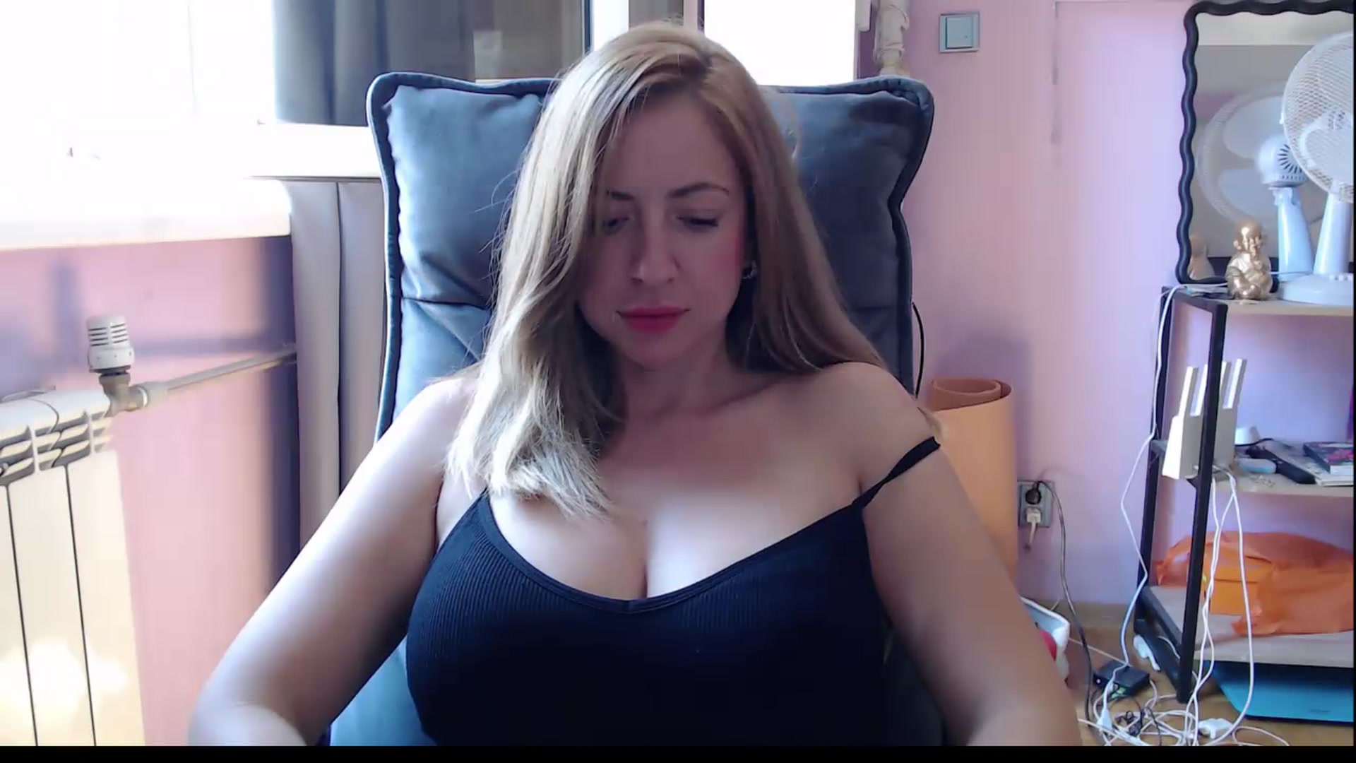 Gallery image thumbnail from DOWN_STAR's myfreecams stream on, 08/17/2026, 11:02 image 9 of 20