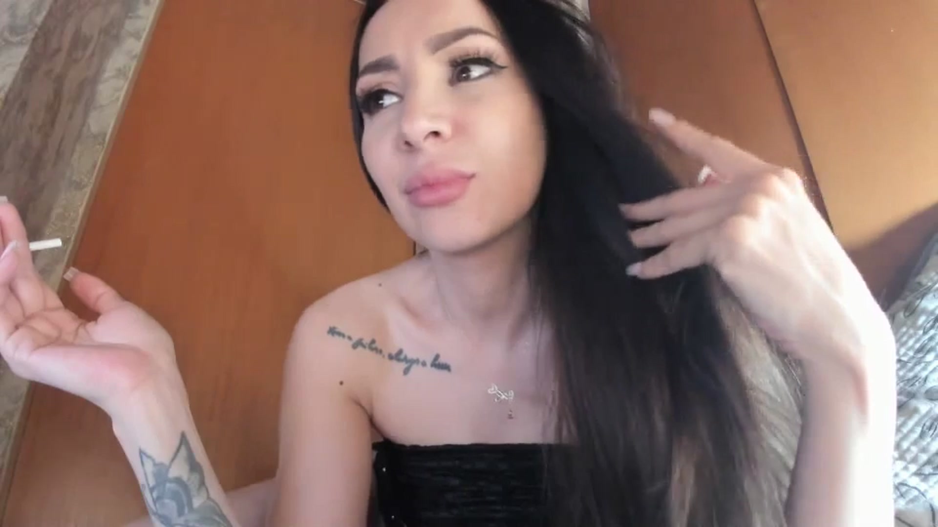 Gallery image thumbnail from D_DiamondPamy's myfreecams stream on, 04/01/2025, 24:08 image 2 of 20