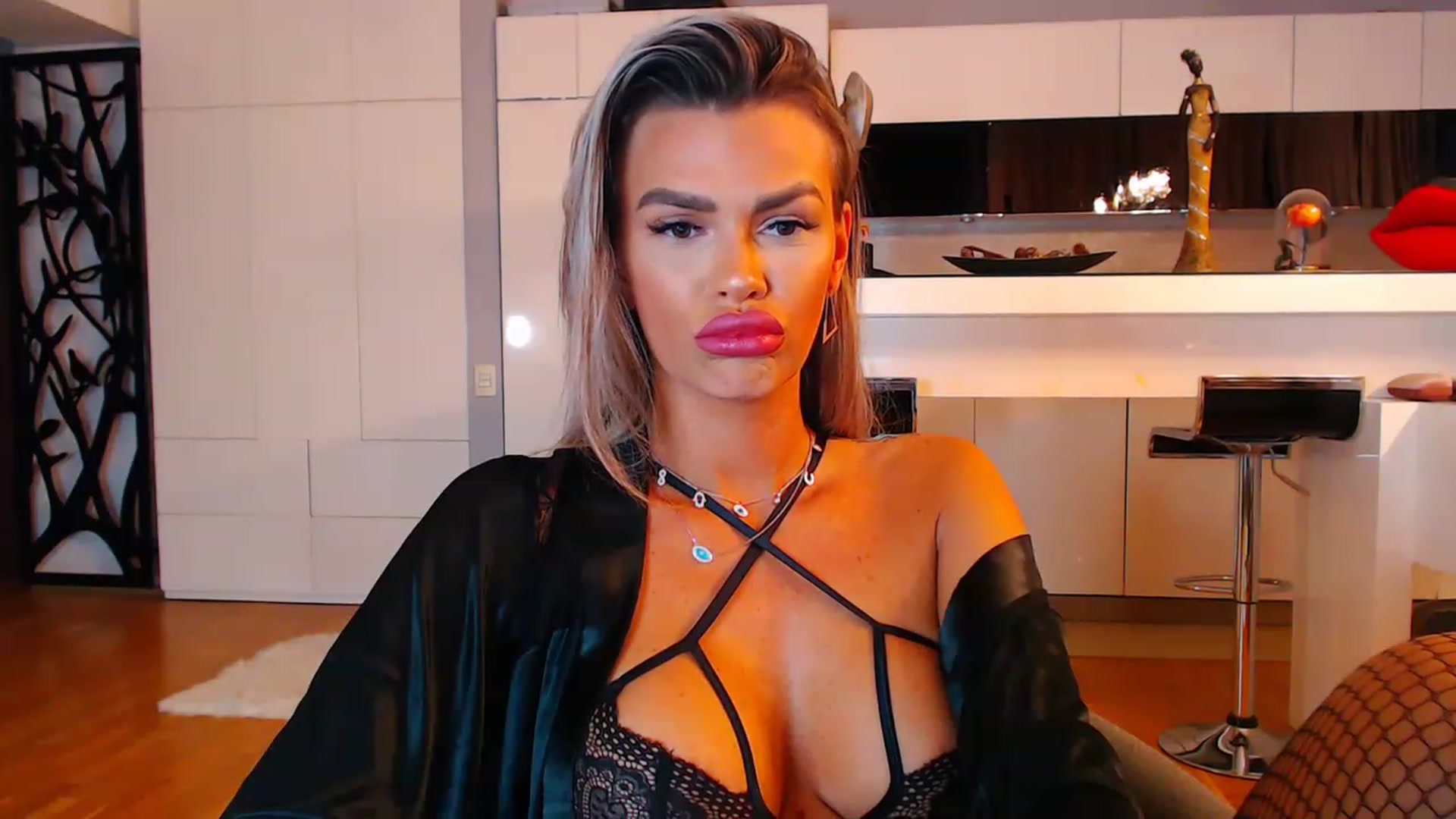 Gallery image thumbnail from D_y_y's myfreecams stream on, 12/04/2022, 03:15 image 17 of 20