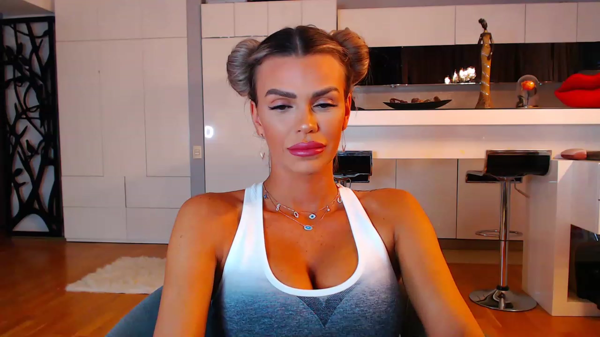 Gallery image thumbnail from D_y_y's myfreecams stream on, 12/06/2022, 05:13 image 8 of 20