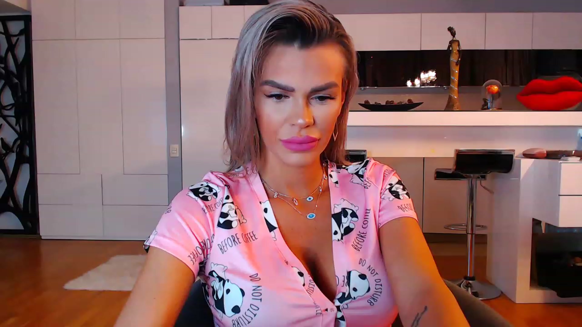Gallery image thumbnail from D_y_y's myfreecams stream on, 12/08/2022, 01:58 image 1 of 20