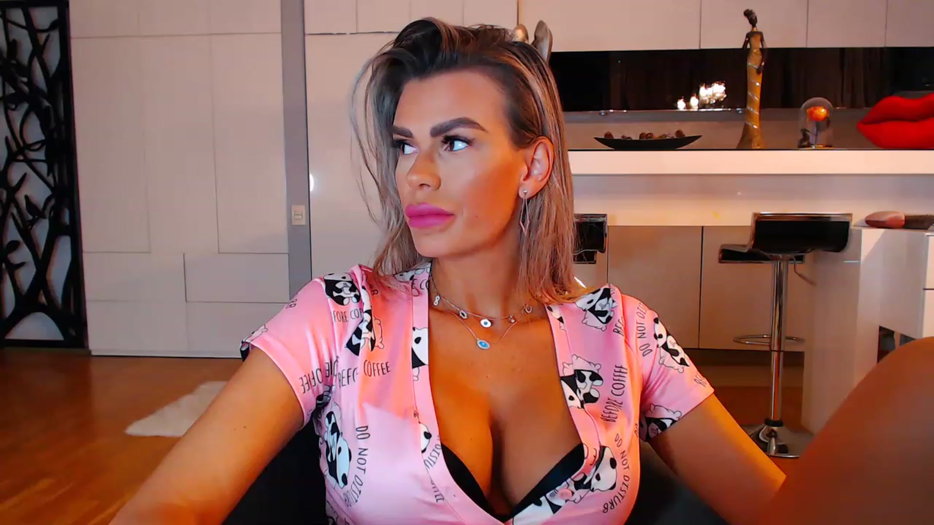 Gallery image thumbnail from D_y_y's myfreecams stream on, 12/08/2022, 04:53 image 5 of 20