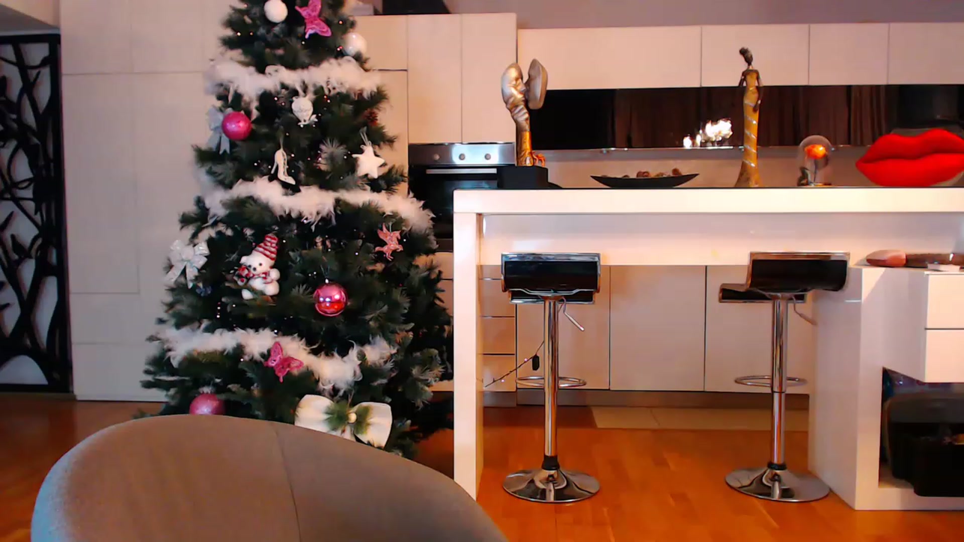 Gallery image thumbnail from D_y_y's myfreecams stream on, 12/13/2022, 01:53 image 1 of 20