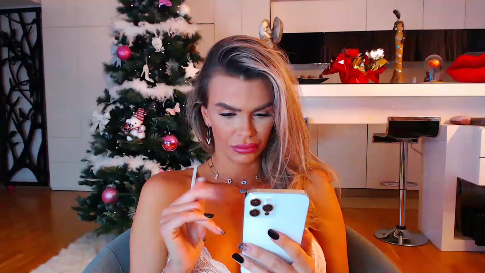 Gallery image thumbnail from D_y_y's myfreecams stream on, 12/15/2022, 04:48 image 19 of 20