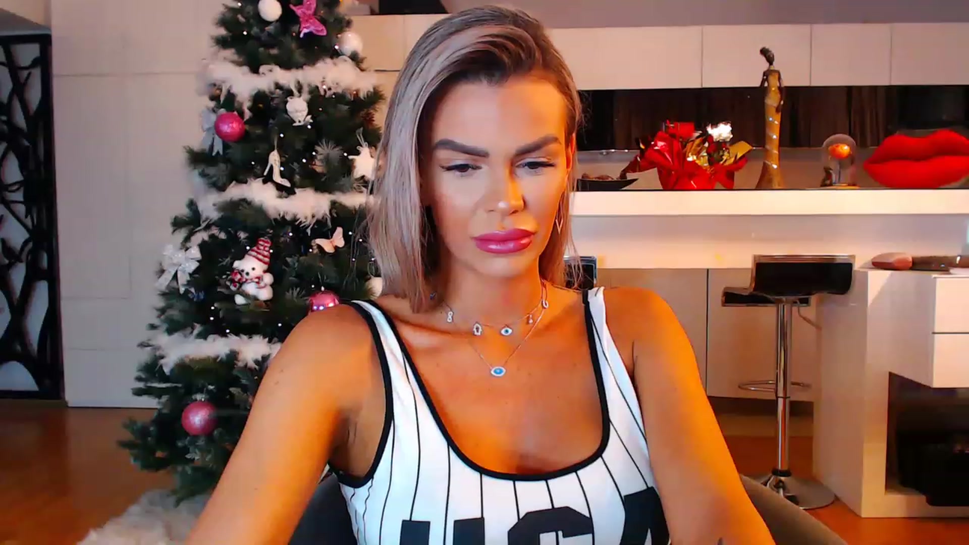 Gallery image thumbnail from D_y_y's myfreecams stream on, 12/16/2022, 05:30 image 3 of 20