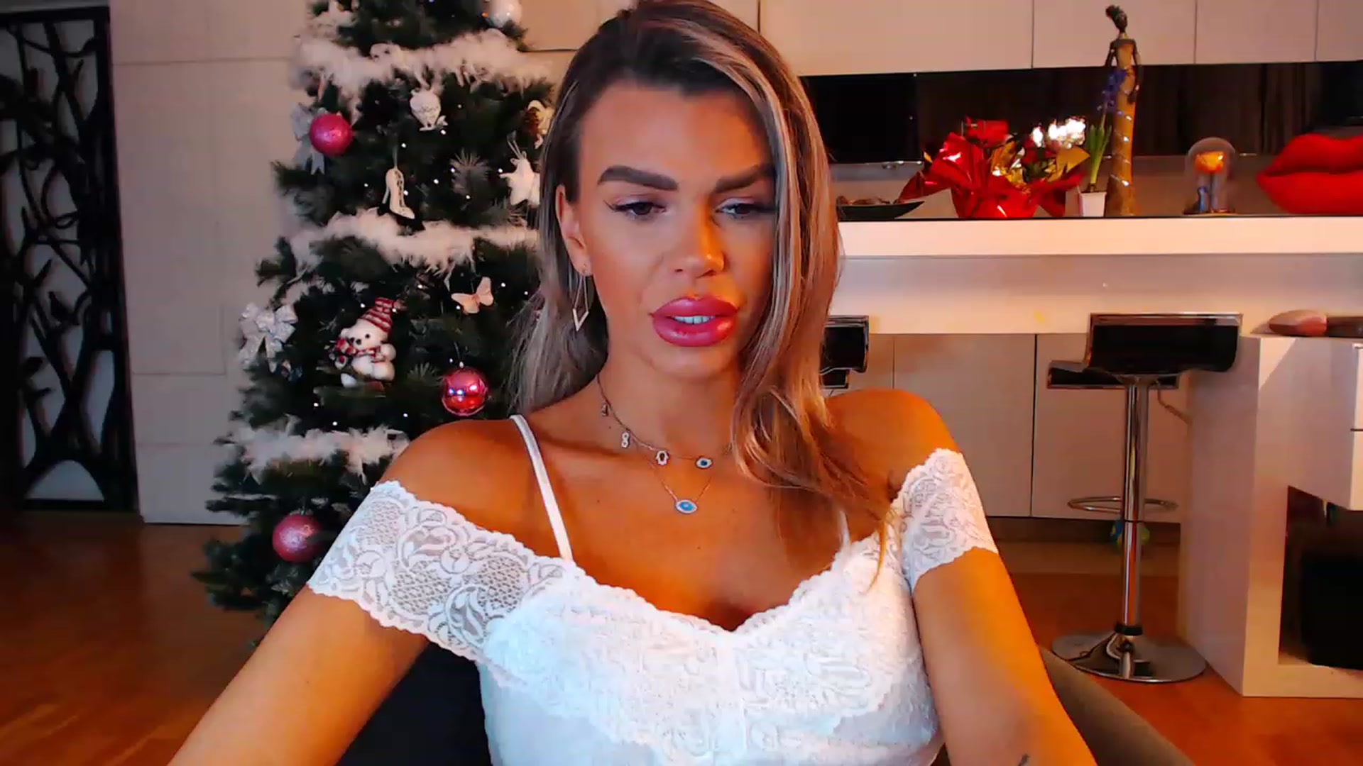 Gallery image thumbnail from D_y_y's myfreecams stream on, 12/21/2022, 03:31 image 17 of 20