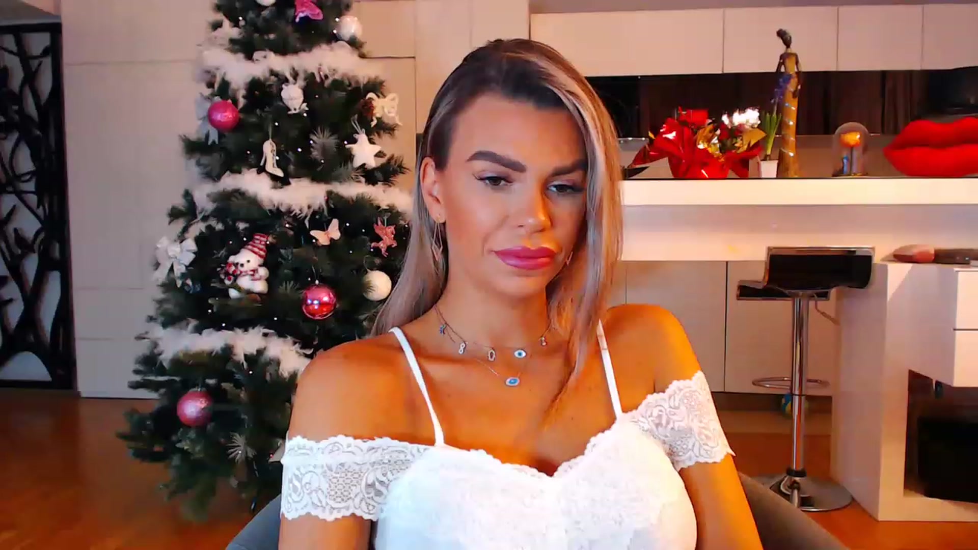 Gallery image thumbnail from D_y_y's myfreecams stream on, 12/21/2022, 03:31 image 10 of 20