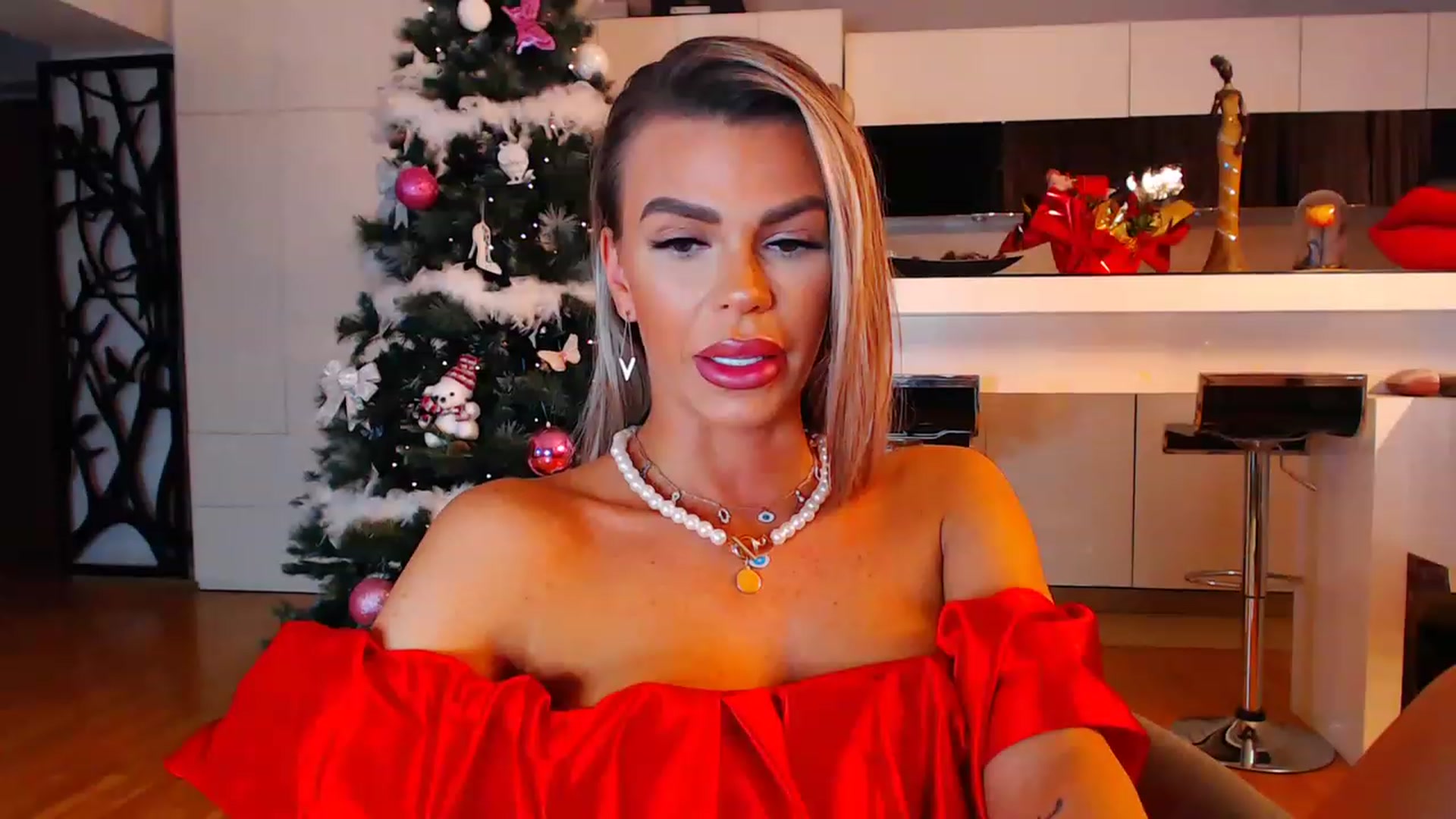 Gallery image thumbnail from D_y_y's myfreecams stream on, 12/25/2022, 04:18 image 18 of 20