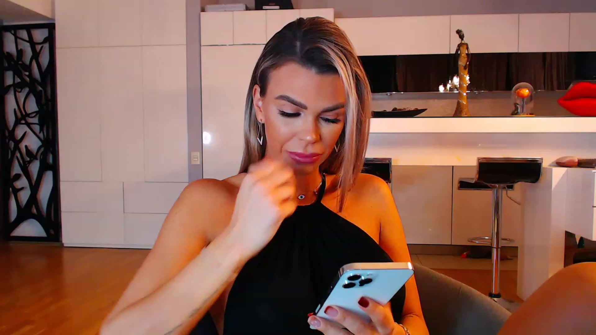 Gallery image thumbnail from D_y_y's myfreecams stream on, 12/29/2022, 02:56 image 4 of 20