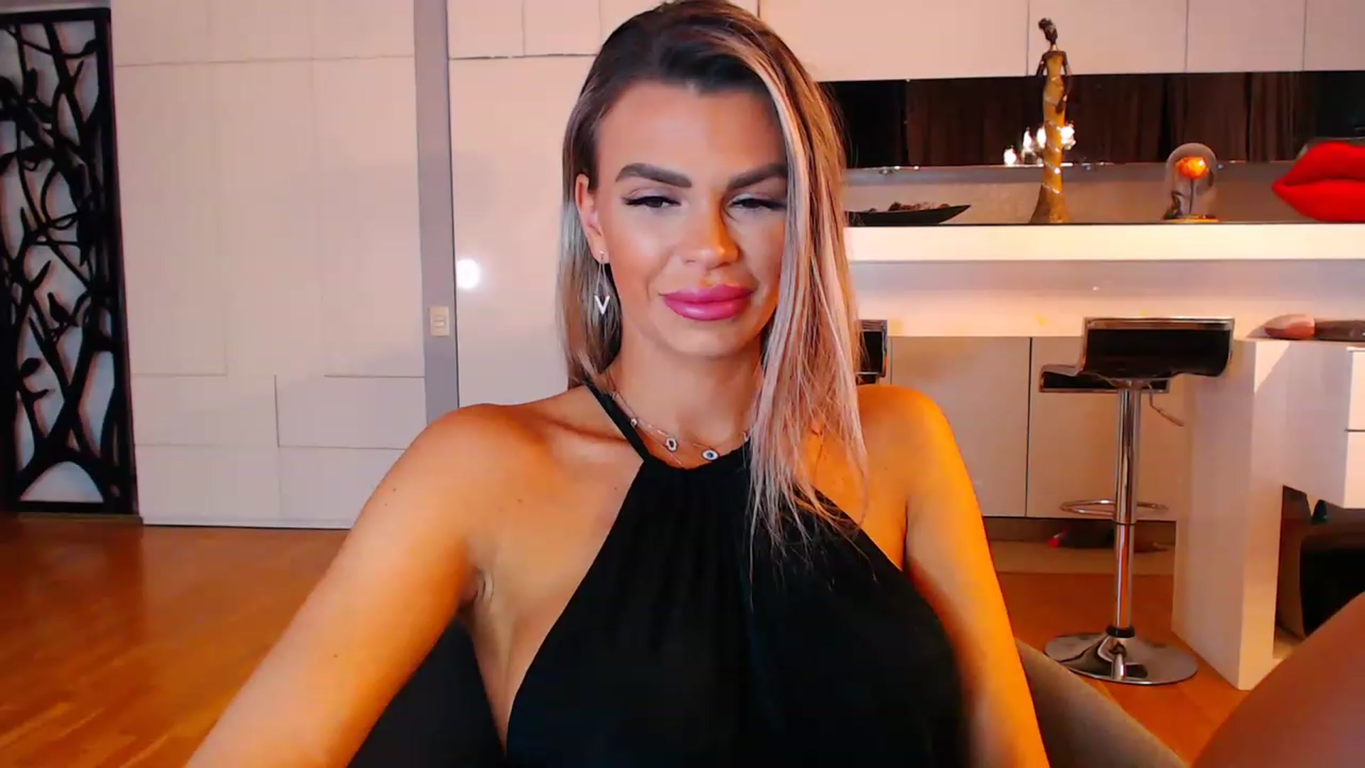 Gallery image thumbnail from D_y_y's myfreecams stream on, 12/29/2022, 04:07 image 18 of 20