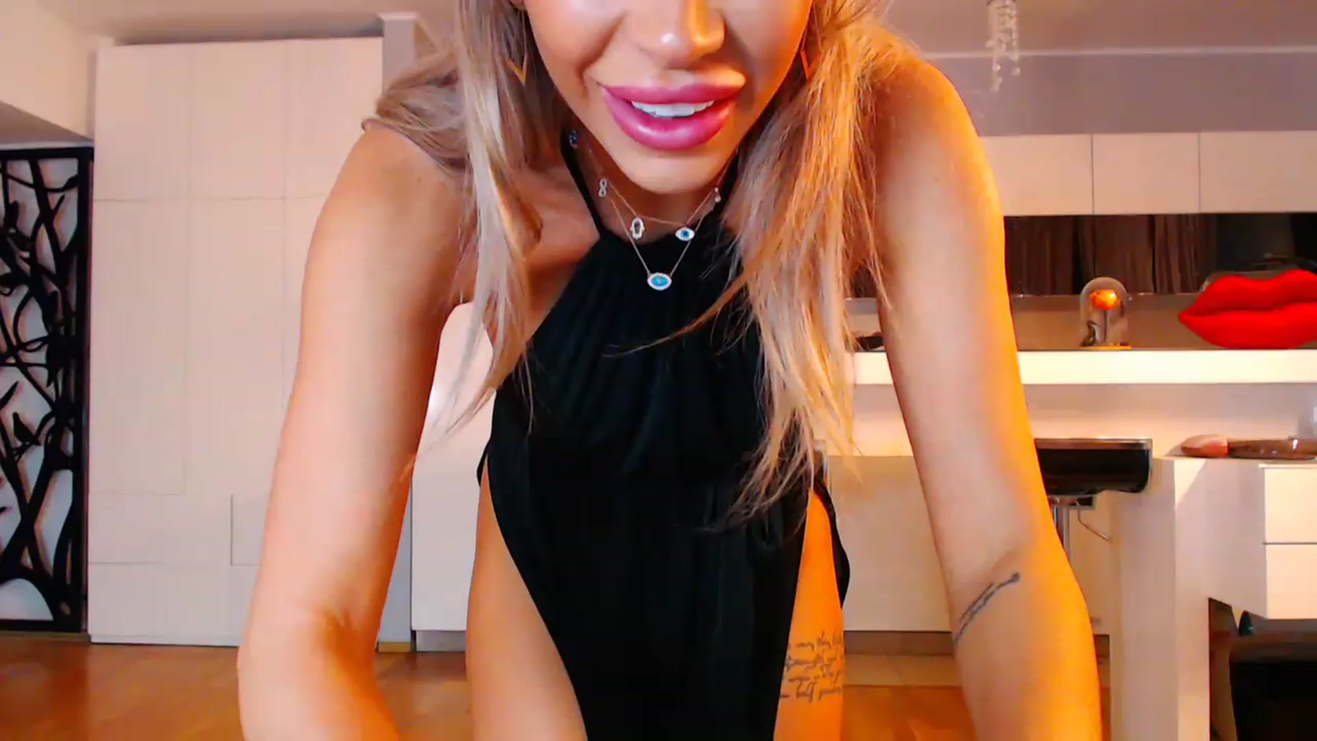 Gallery image thumbnail from D_y_y's myfreecams stream on, 12/29/2022, 05:34 image 2 of 20