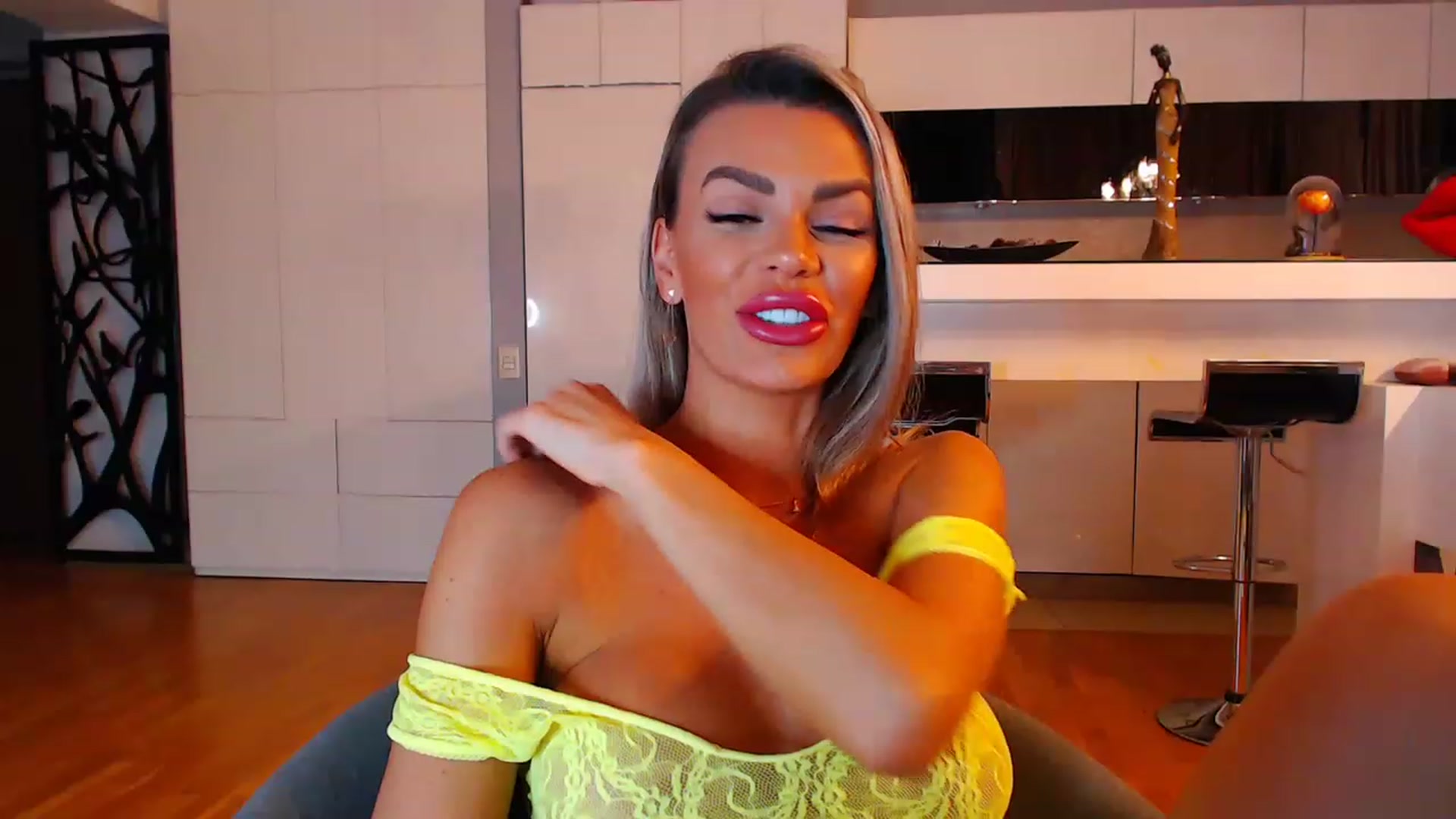 Gallery image thumbnail from D_y_y's myfreecams stream on, 12/30/2022, 02:46 image 16 of 20