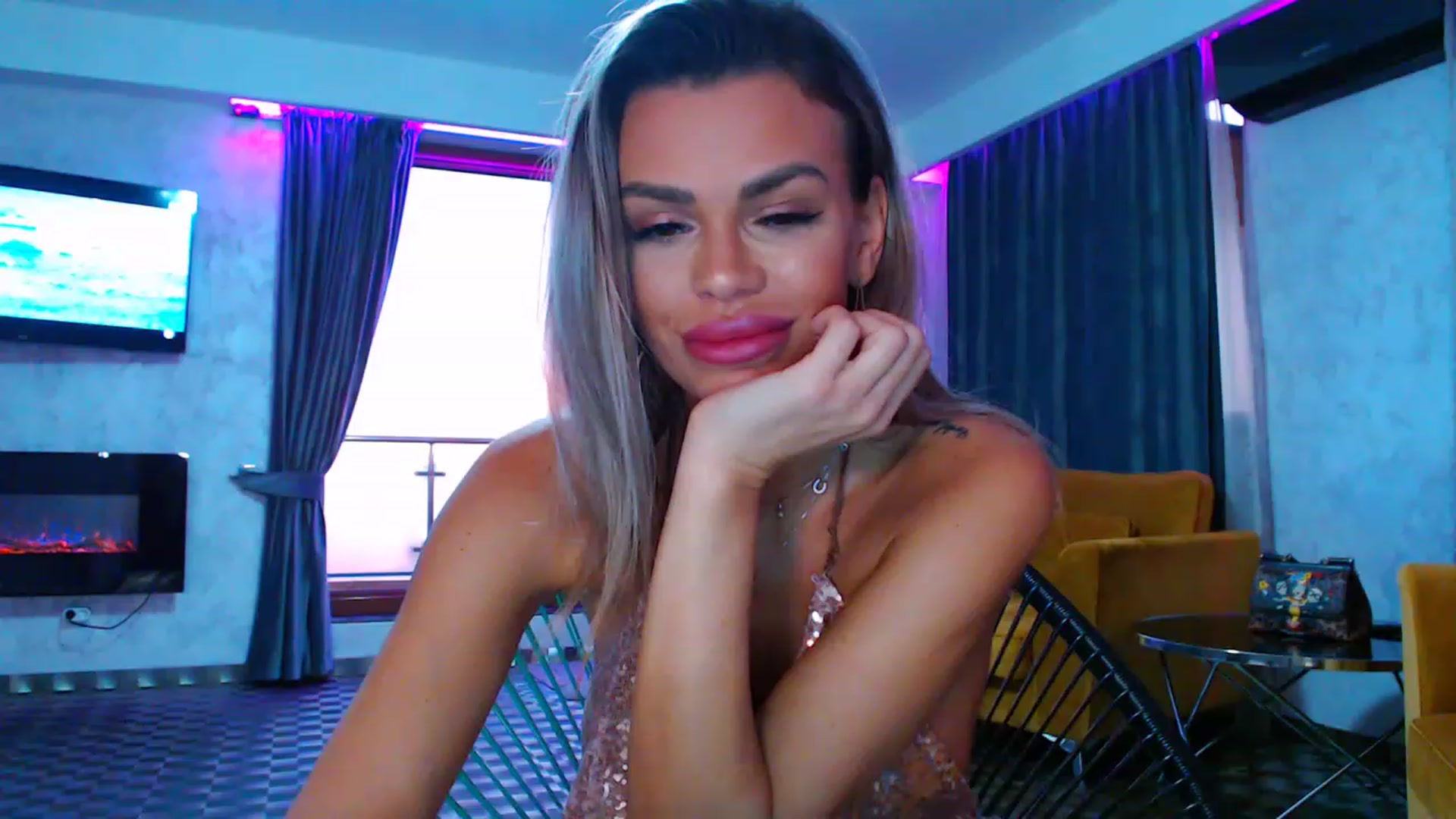 Gallery image thumbnail from D_y_y's myfreecams stream on, 01/02/2023, 06:26 image 3 of 20