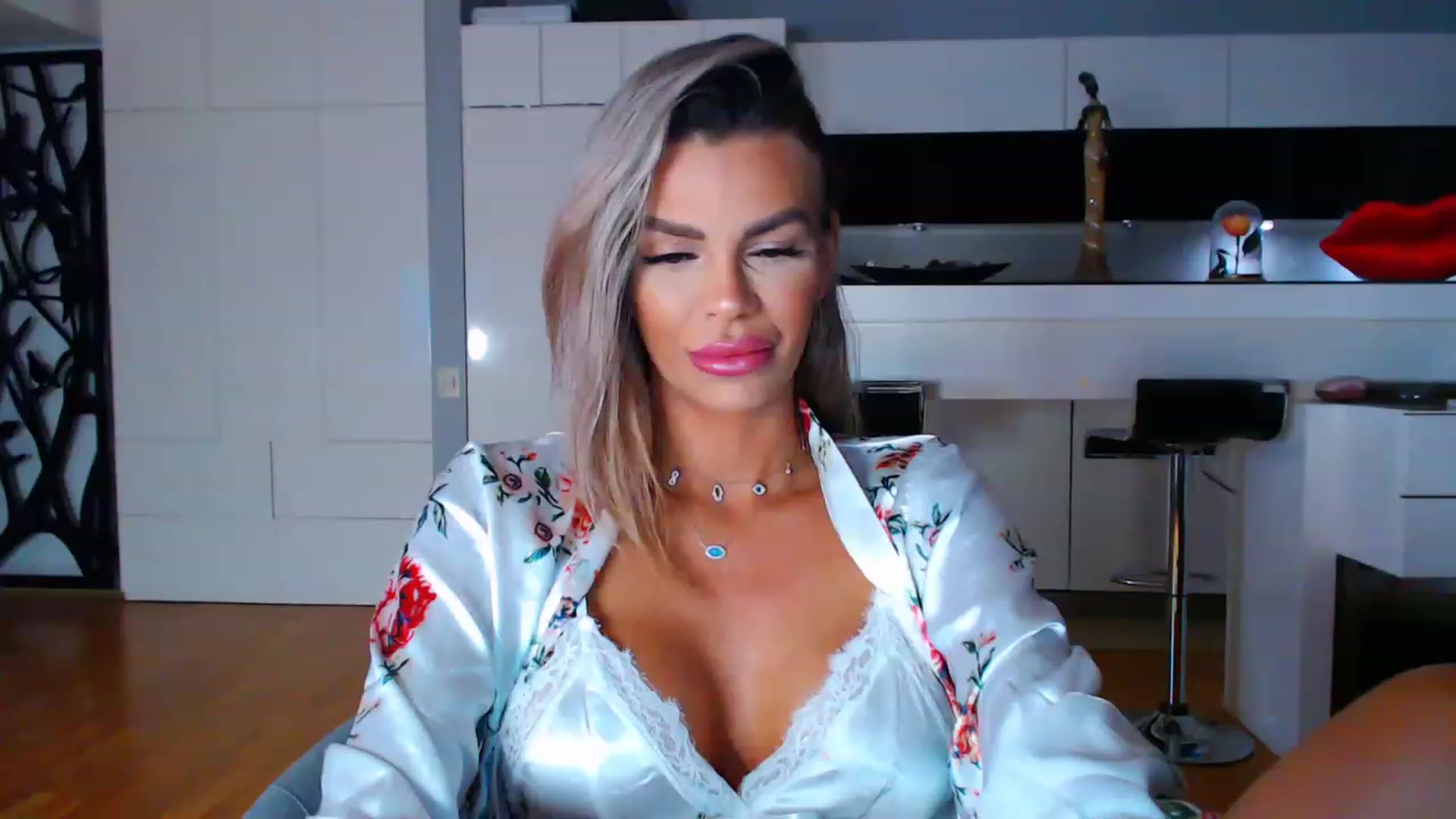 Gallery image thumbnail from D_y_y's myfreecams stream on, 01/05/2023, 02:37 image 15 of 20