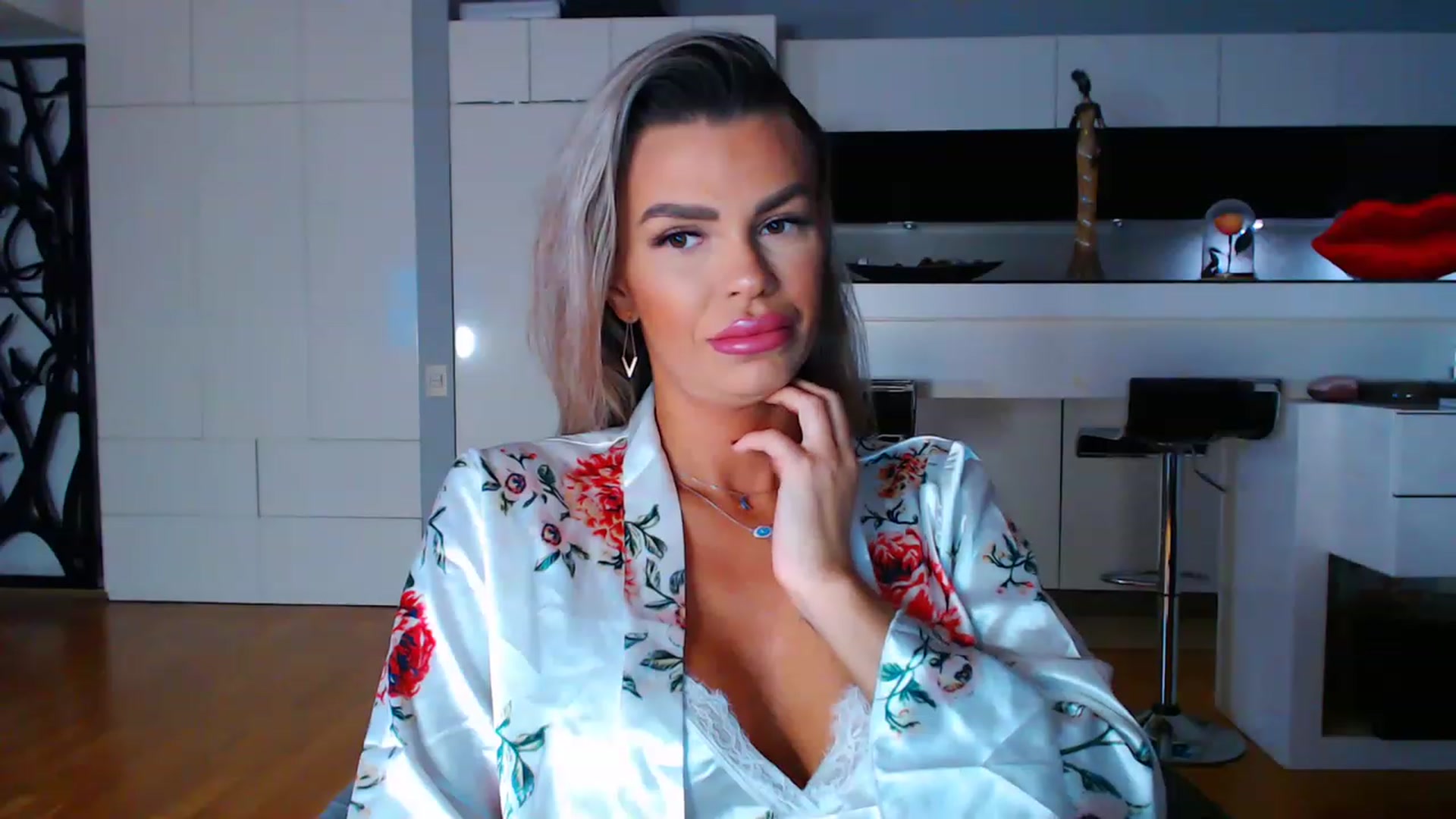 Gallery image thumbnail from D_y_y's myfreecams stream on, 01/05/2023, 02:37 image 2 of 20