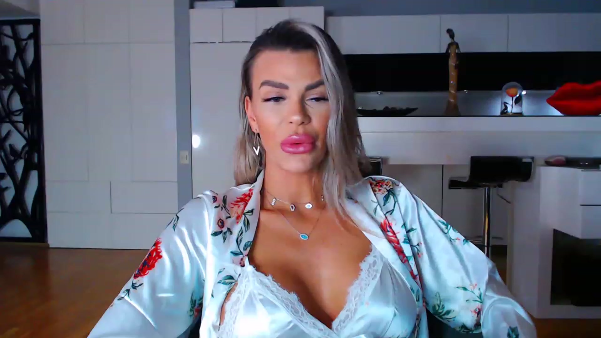 Gallery image thumbnail from D_y_y's myfreecams stream on, 01/05/2023, 02:37 image 7 of 20