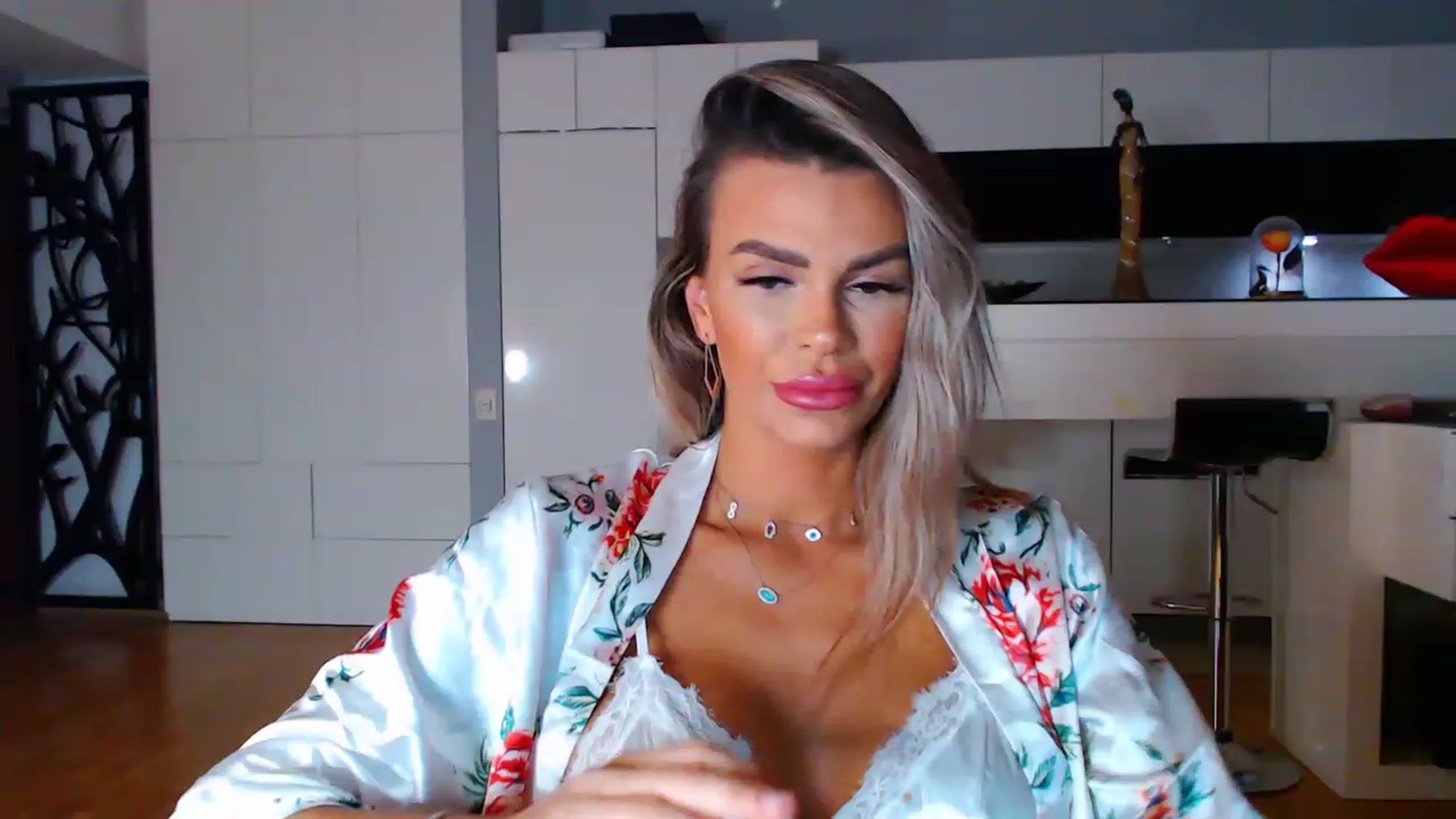 Gallery image thumbnail from D_y_y's myfreecams stream on, 01/05/2023, 03:28 image 13 of 20