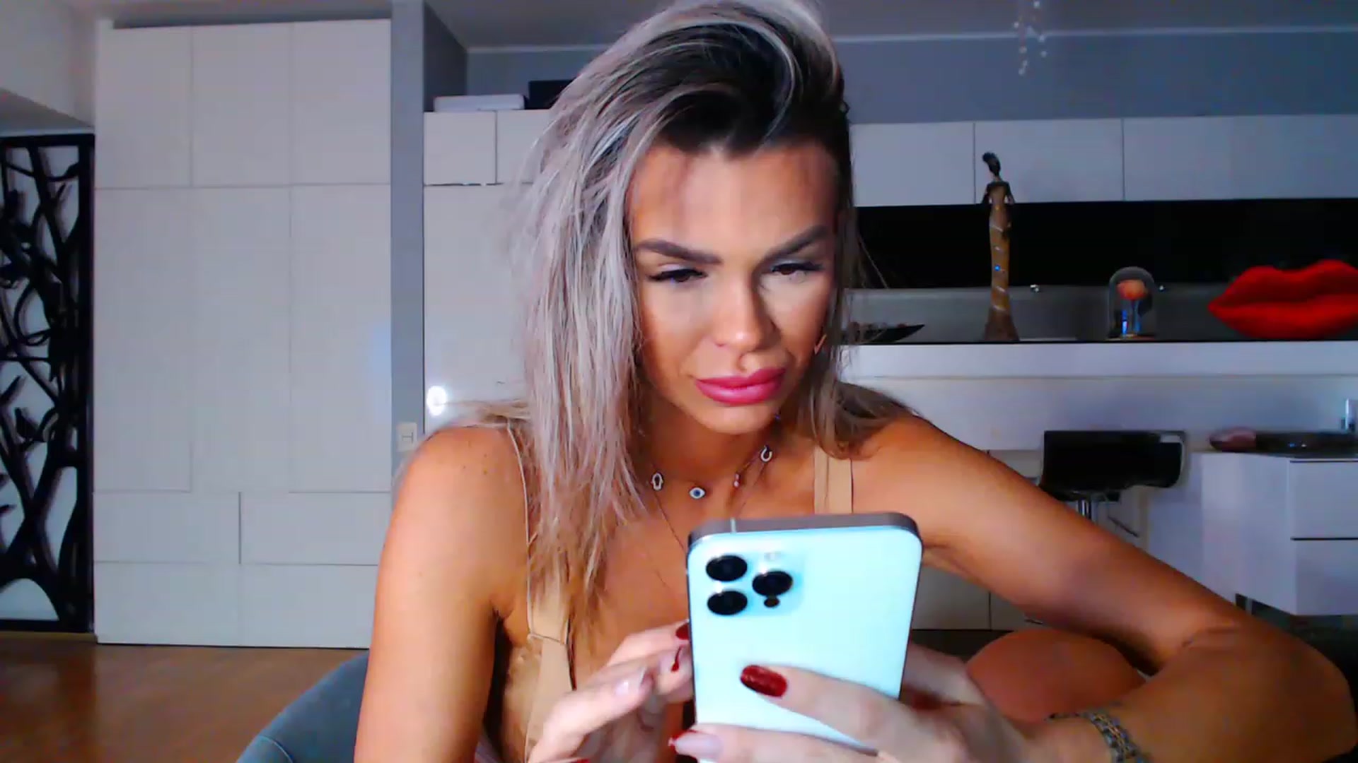 Gallery image thumbnail from D_y_y's myfreecams stream on, 01/06/2023, 05:58 image 11 of 20