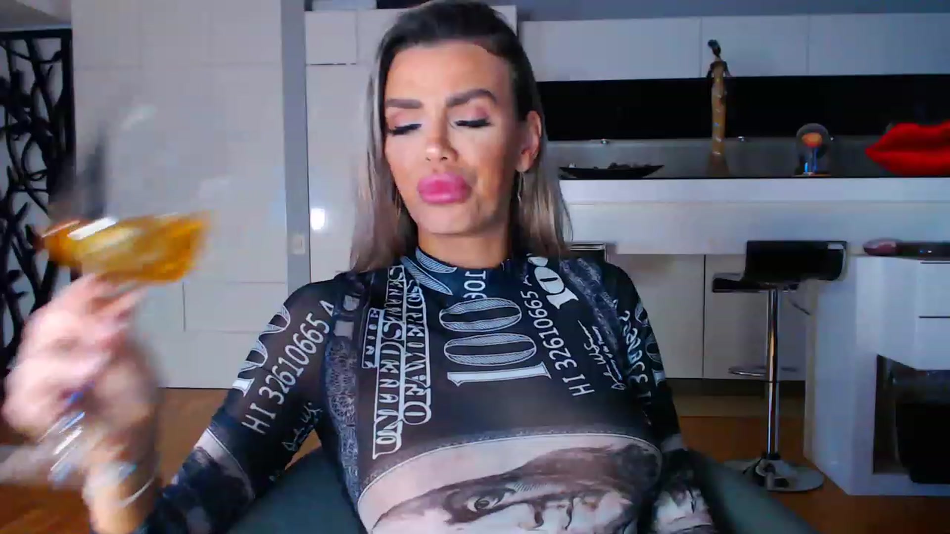 Gallery image thumbnail from D_y_y's myfreecams stream on, 01/08/2023, 06:45 image 6 of 20