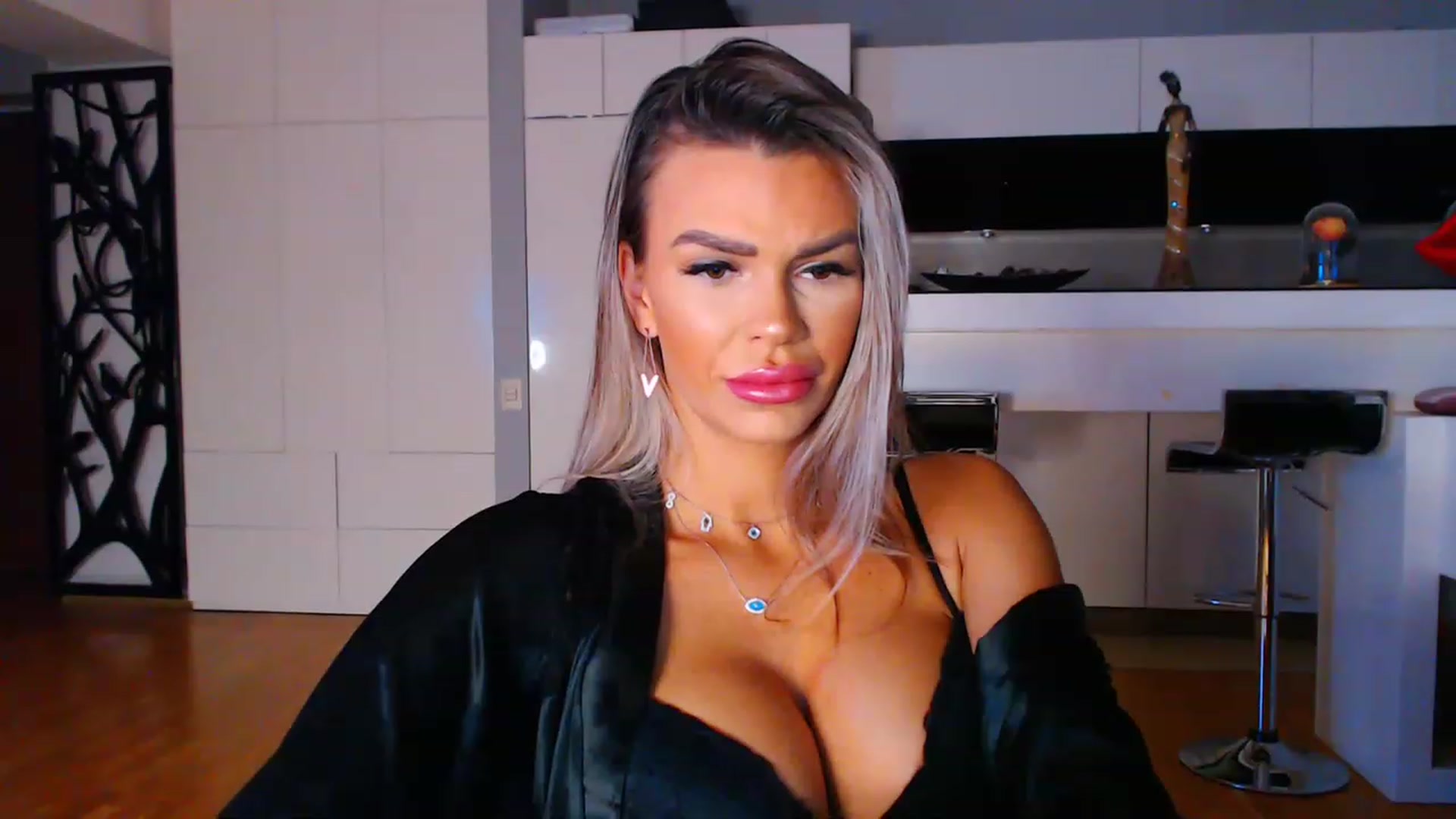 Gallery image thumbnail from D_y_y's myfreecams stream on, 01/09/2023, 03:04 image 16 of 20