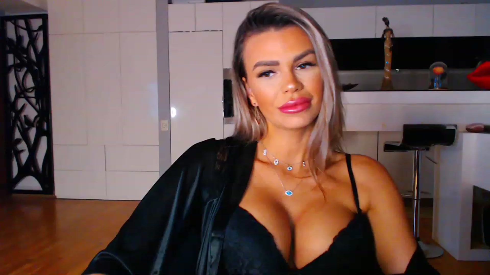 Gallery image thumbnail from D_y_y's myfreecams stream on, 01/09/2023, 03:04 image 18 of 20