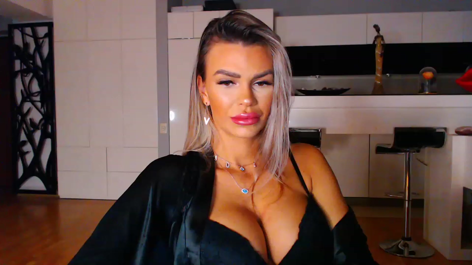 Gallery image thumbnail from D_y_y's myfreecams stream on, 01/09/2023, 03:04 image 14 of 20