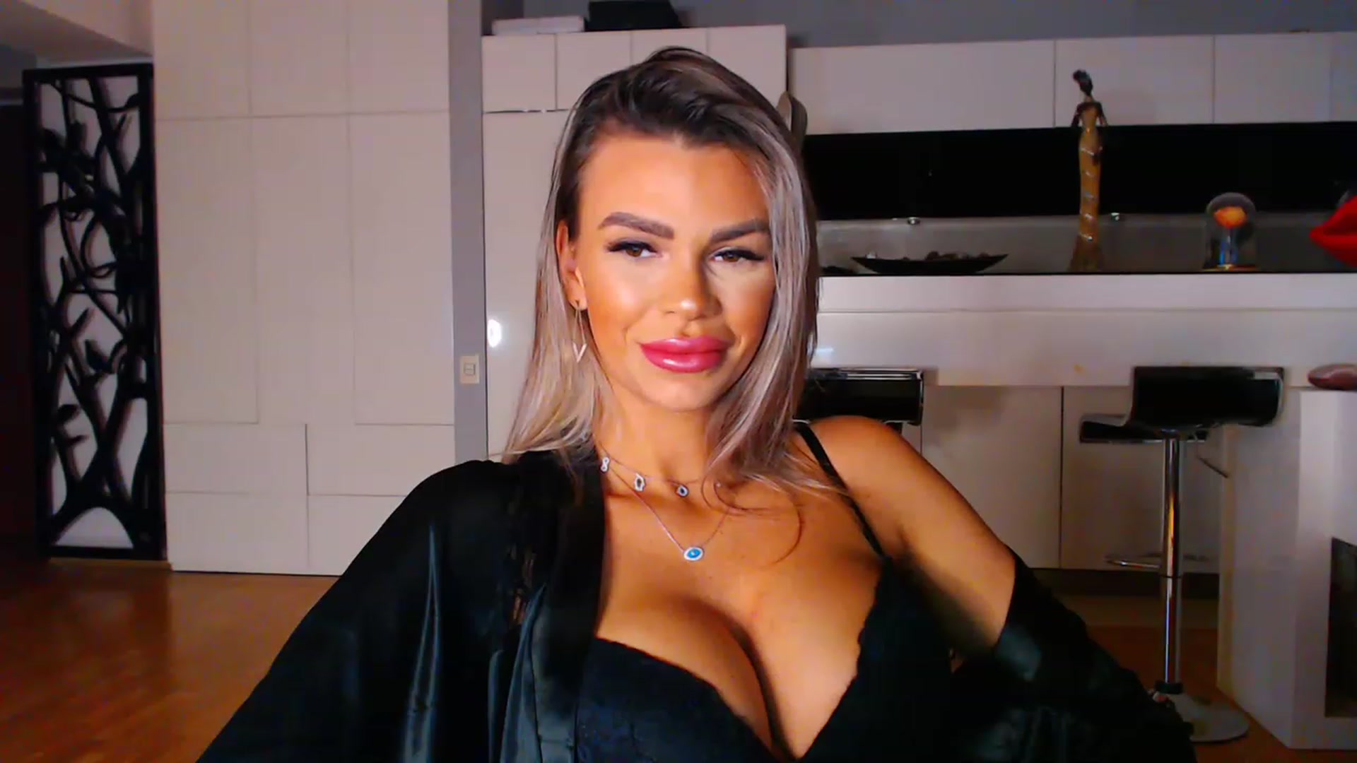 Gallery image thumbnail from D_y_y's myfreecams stream on, 01/09/2023, 03:04 image 15 of 20