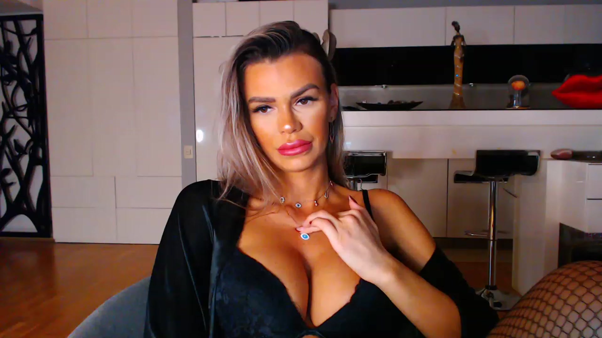 Gallery image thumbnail from D_y_y's myfreecams stream on, 01/09/2023, 04:54 image 5 of 20