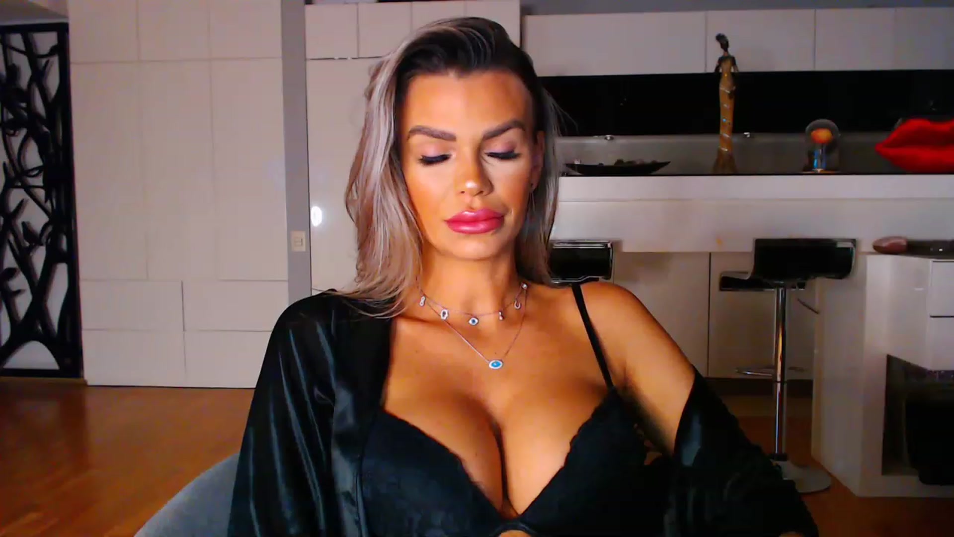 Gallery image thumbnail from D_y_y's myfreecams stream on, 01/09/2023, 04:54 image 4 of 20