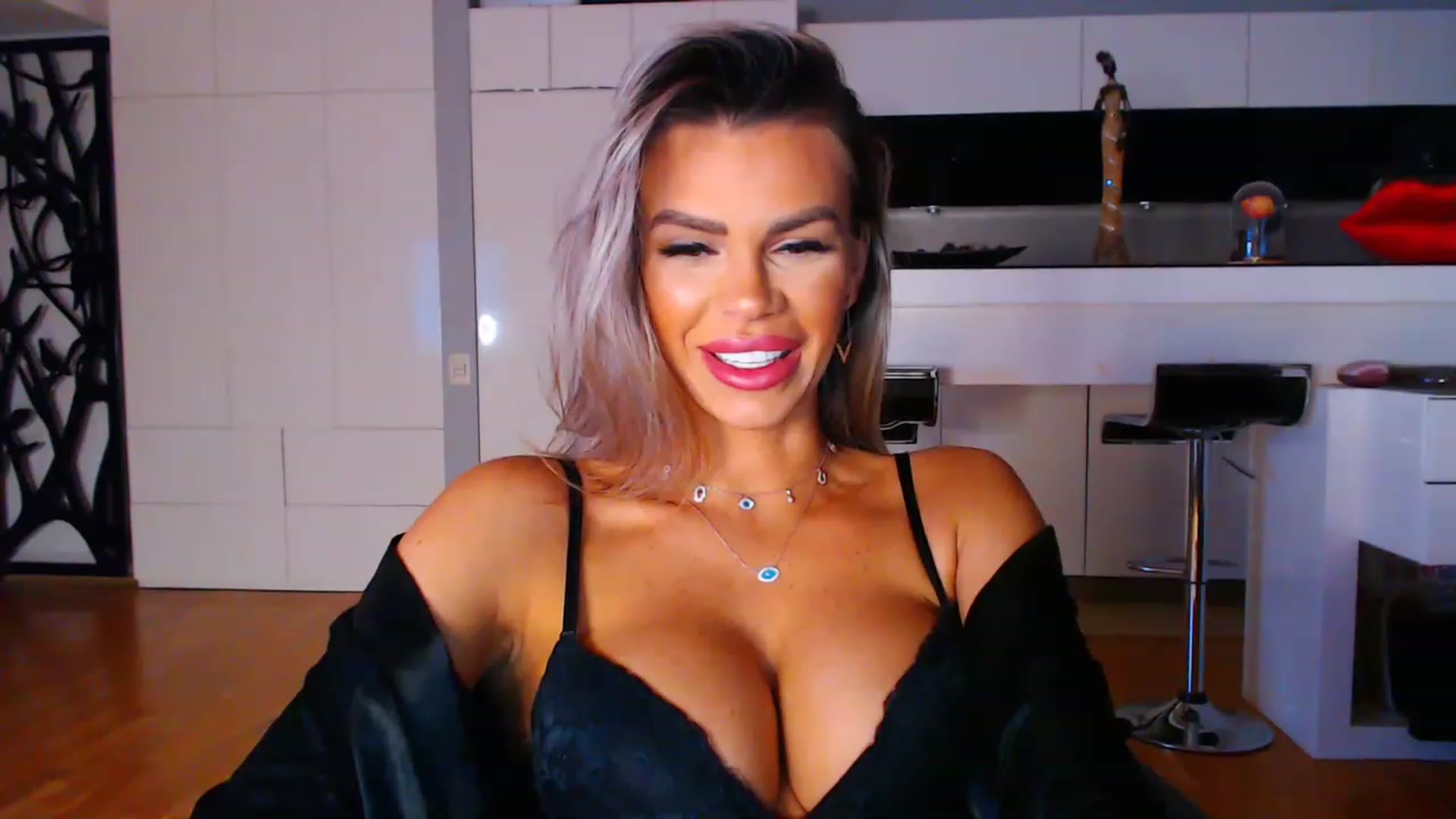 Gallery image thumbnail from D_y_y's myfreecams stream on, 01/09/2023, 04:54 image 17 of 20