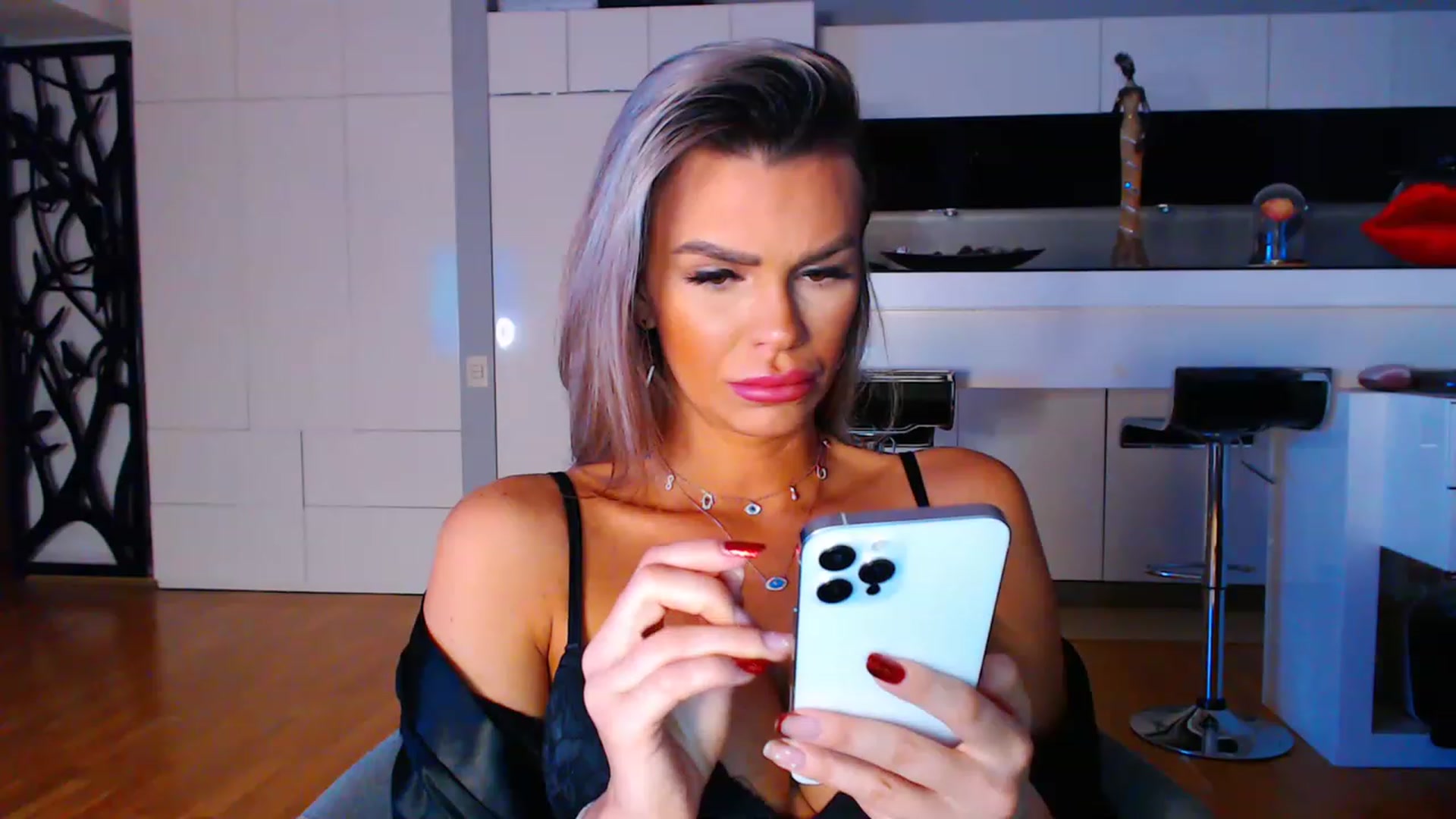 Gallery image thumbnail from D_y_y's myfreecams stream on, 01/09/2023, 04:54 image 19 of 20