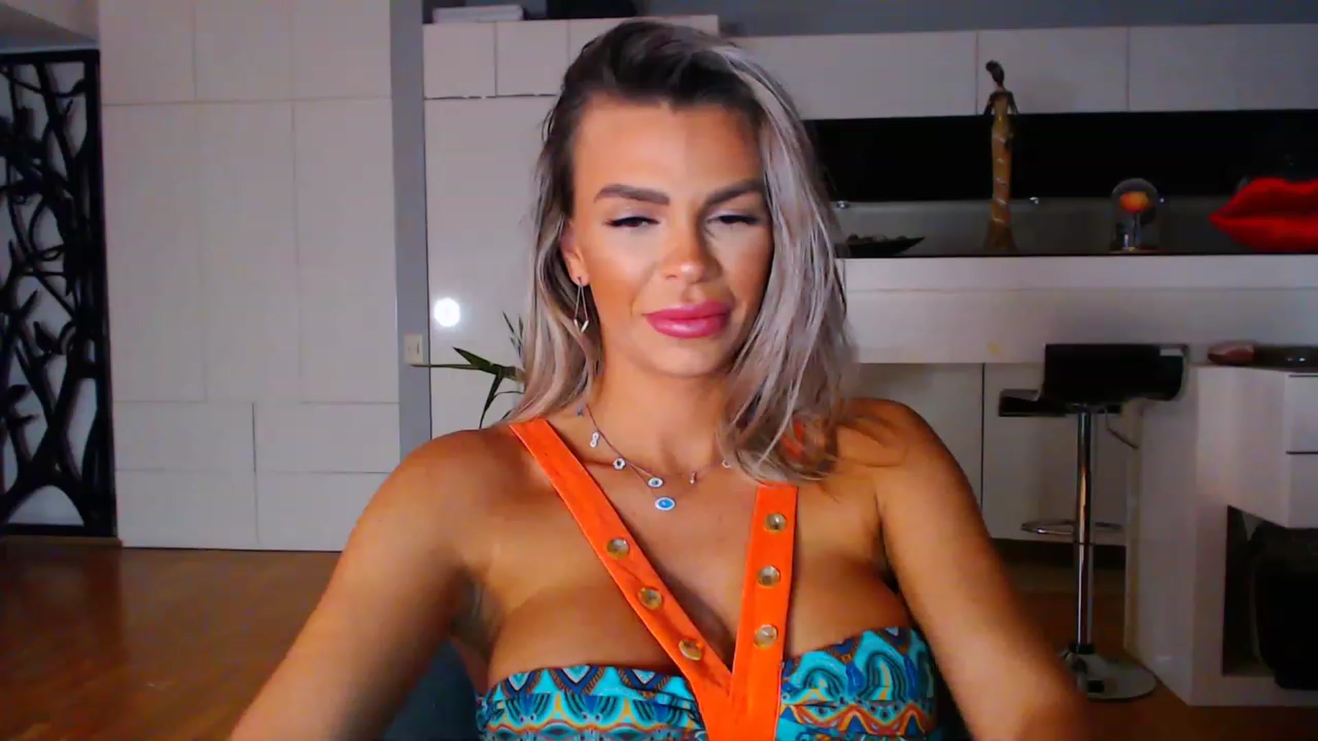 Gallery image thumbnail from D_y_y's myfreecams stream on, 01/12/2023, 01:19 image 2 of 20