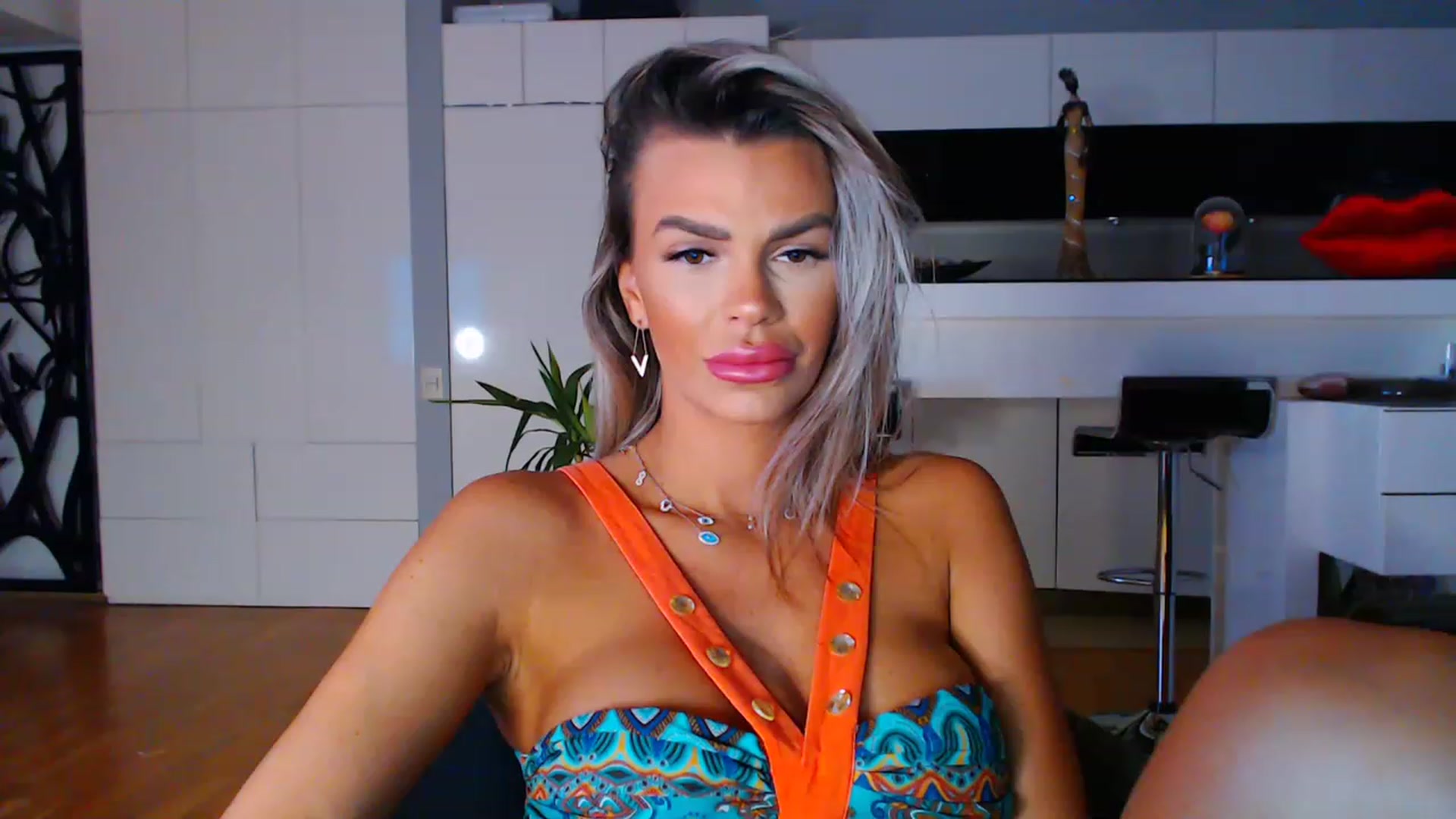 Gallery image thumbnail from D_y_y's myfreecams stream on, 01/12/2023, 01:19 image 17 of 20