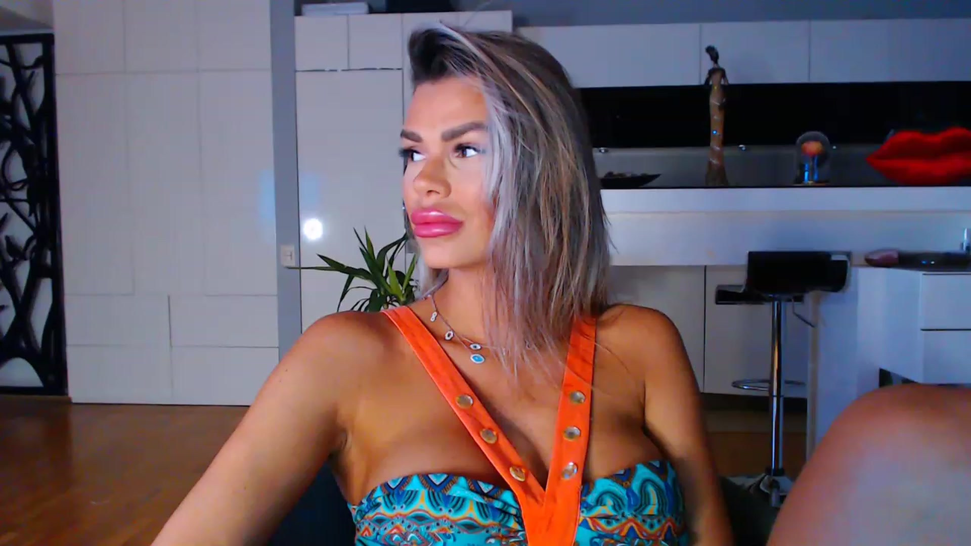Gallery image thumbnail from D_y_y's myfreecams stream on, 01/12/2023, 01:19 image 16 of 20