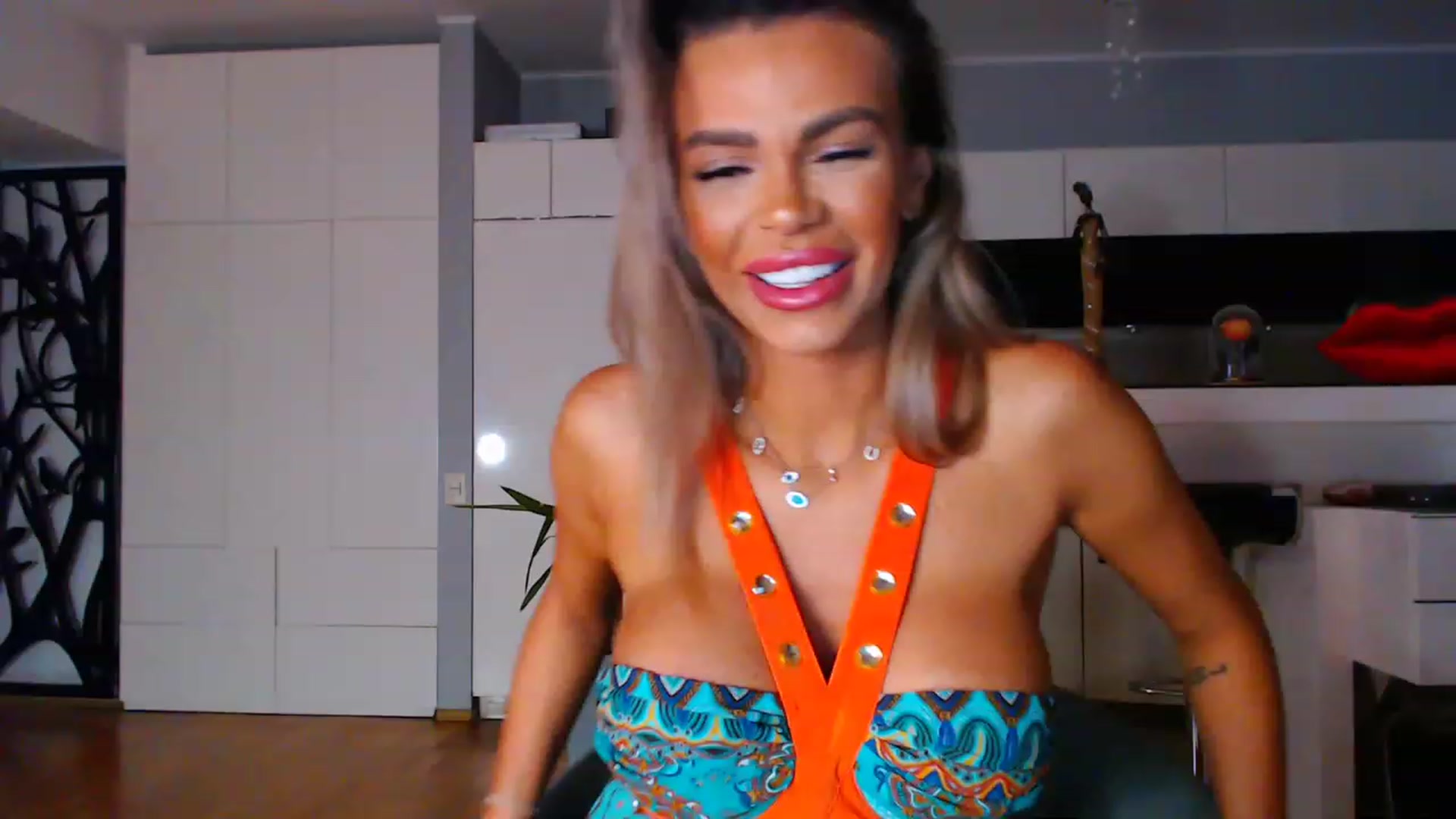 Gallery image thumbnail from D_y_y's myfreecams stream on, 01/12/2023, 01:19 image 1 of 20