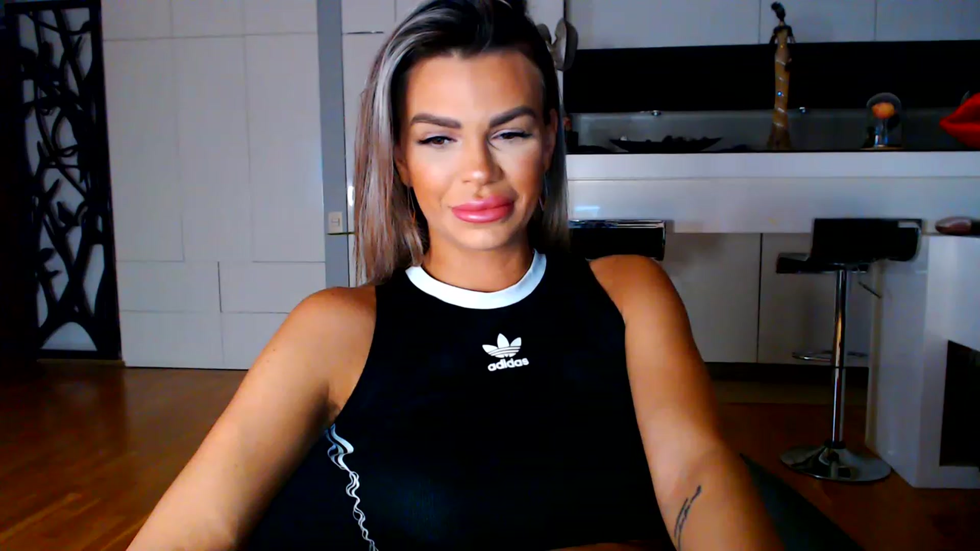 Gallery image thumbnail from D_y_y's myfreecams stream on, 01/14/2023, 04:22 image 14 of 20