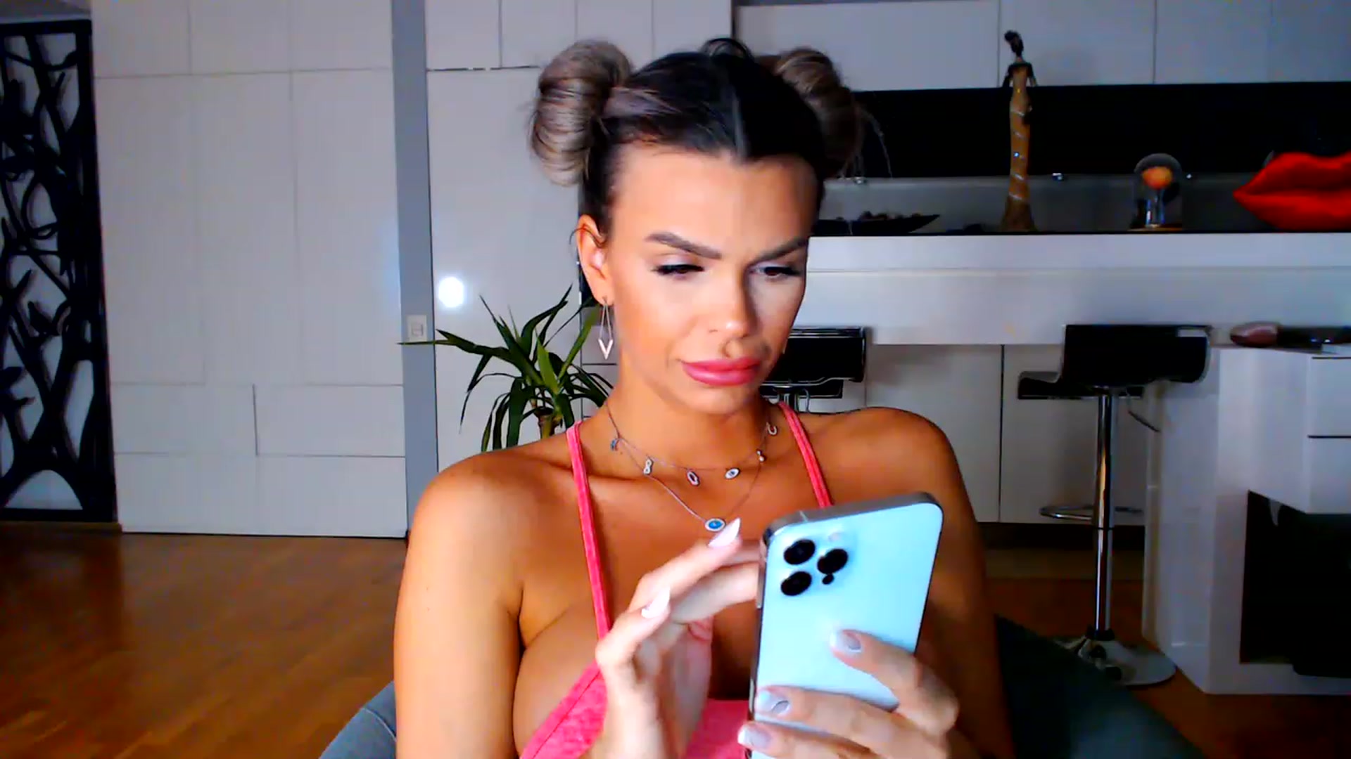 Gallery image thumbnail from D_y_y's myfreecams stream on, 01/15/2023, 05:02 image 19 of 20