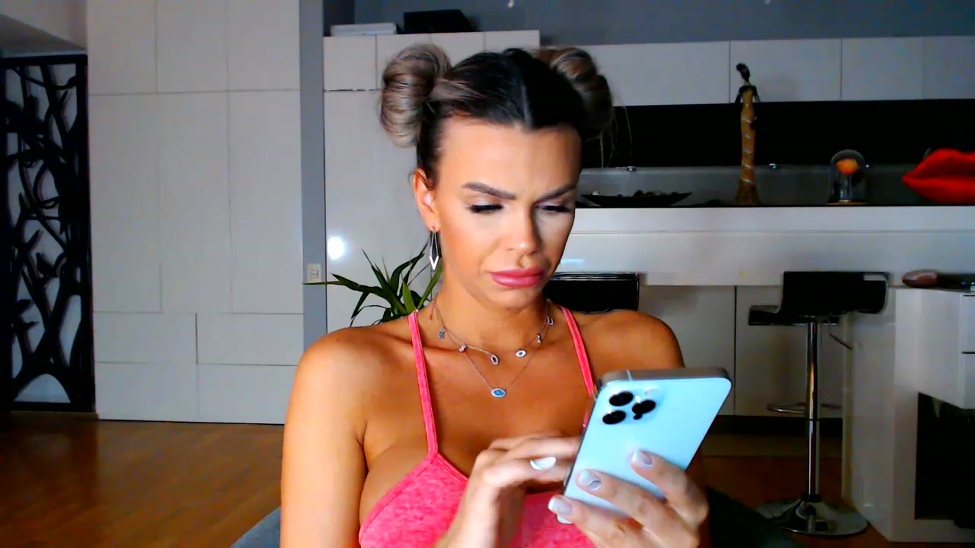 Gallery image thumbnail from D_y_y's myfreecams stream on, 01/15/2023, 05:02 image 1 of 20