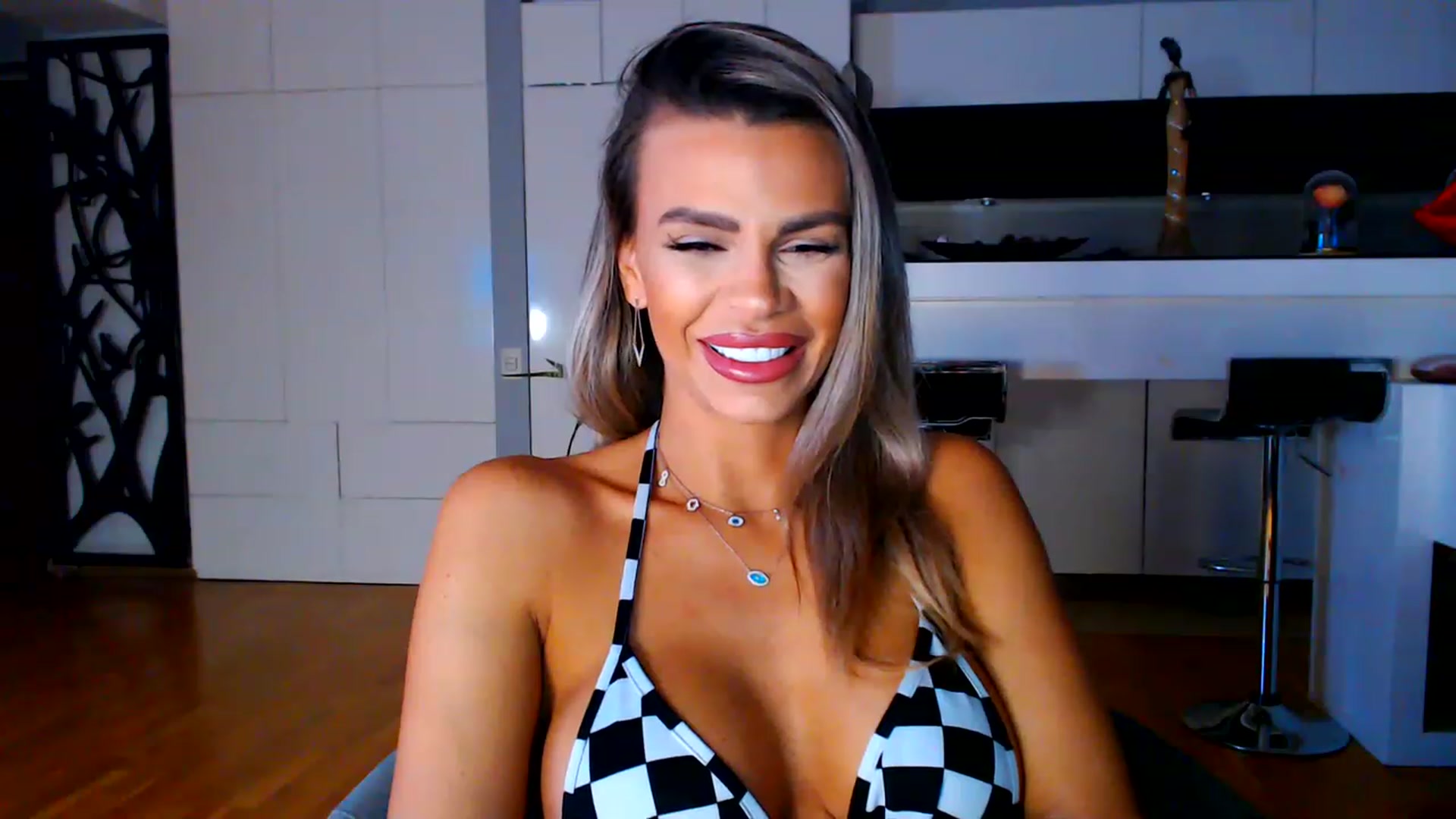 Gallery image thumbnail from D_y_y's myfreecams stream on, 01/17/2023, 05:52 image 15 of 20