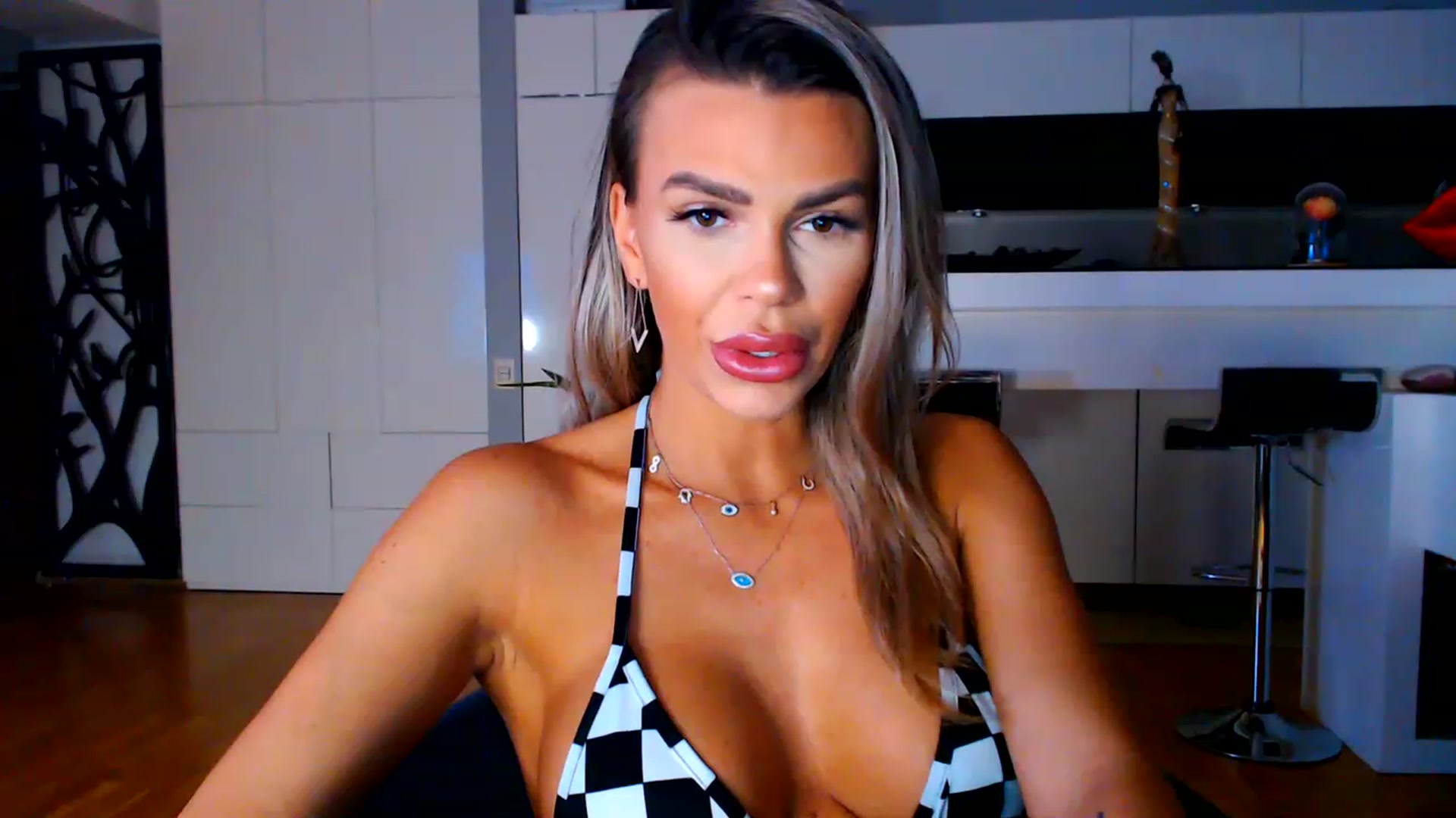 Gallery image thumbnail from D_y_y's myfreecams stream on, 01/17/2023, 05:52 image 3 of 20