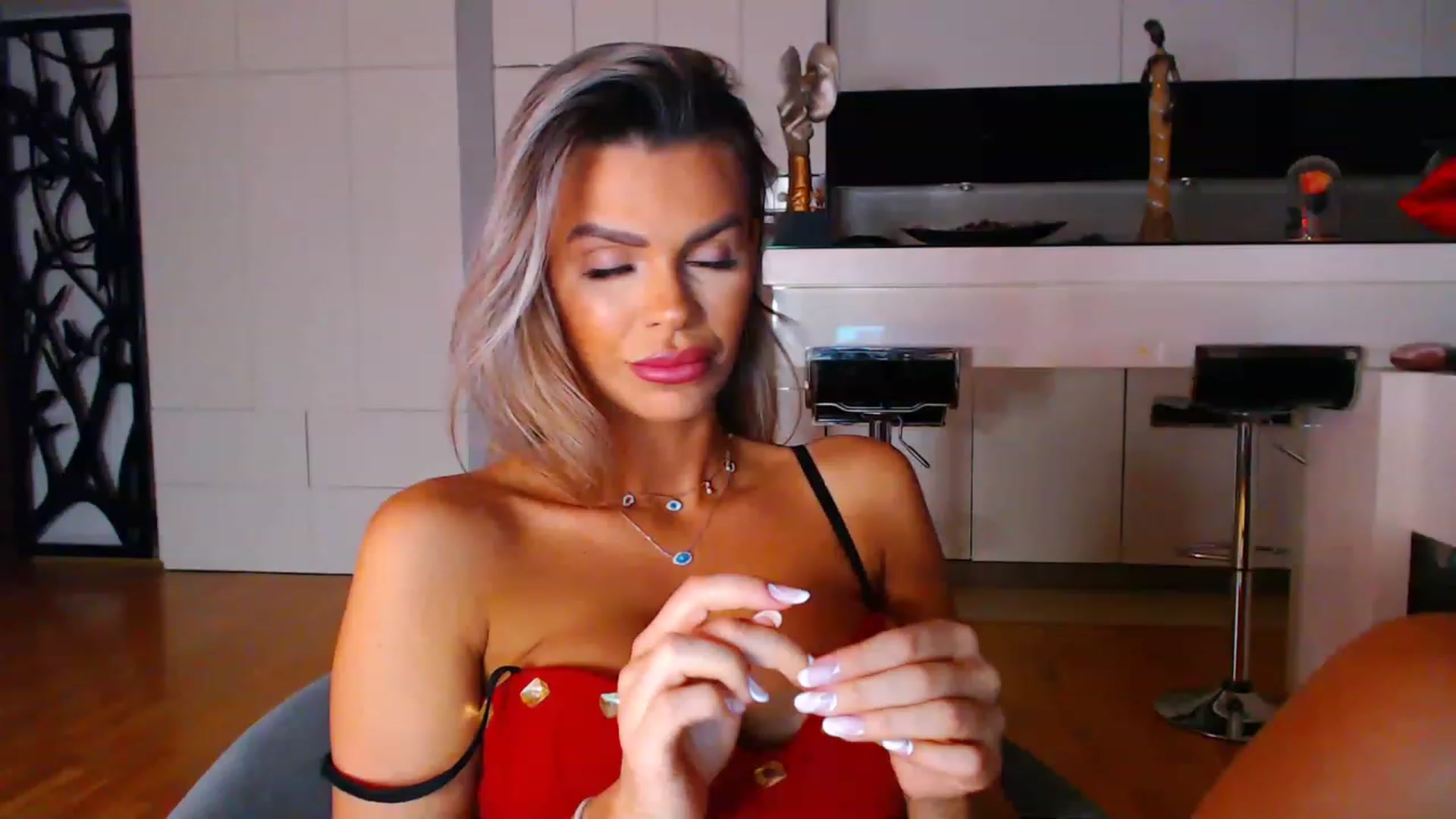 Gallery image thumbnail from D_y_y's myfreecams stream on, 01/18/2023, 05:50 image 10 of 20
