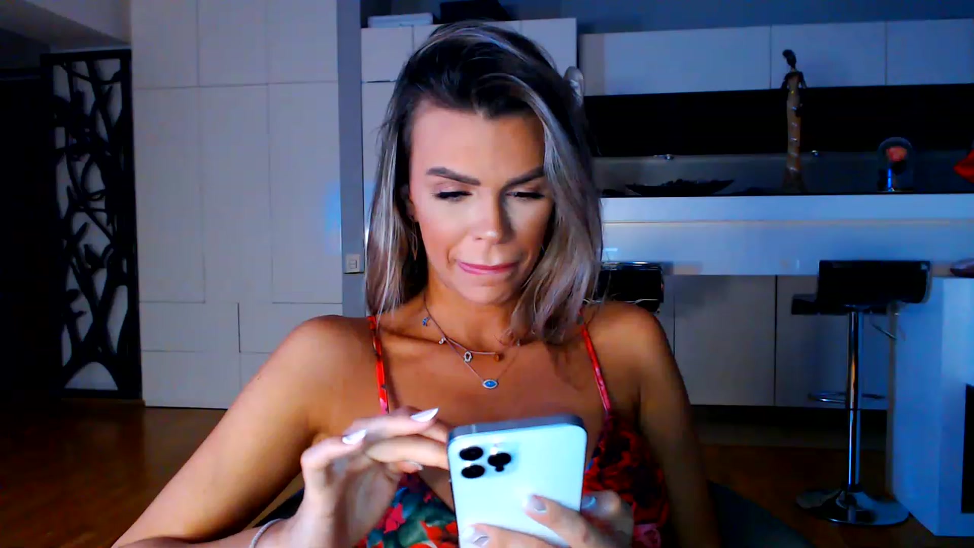 Gallery image thumbnail from D_y_y's myfreecams stream on, 01/19/2023, 05:50 image 17 of 20