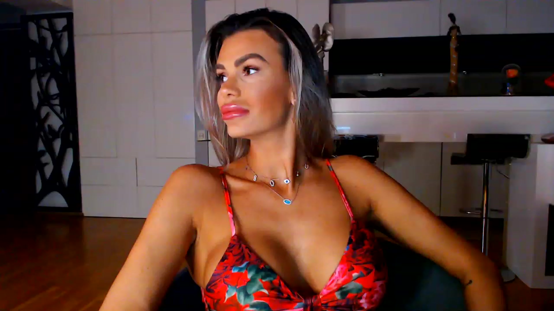 Gallery image thumbnail from D_y_y's myfreecams stream on, 01/19/2023, 05:50 image 6 of 20
