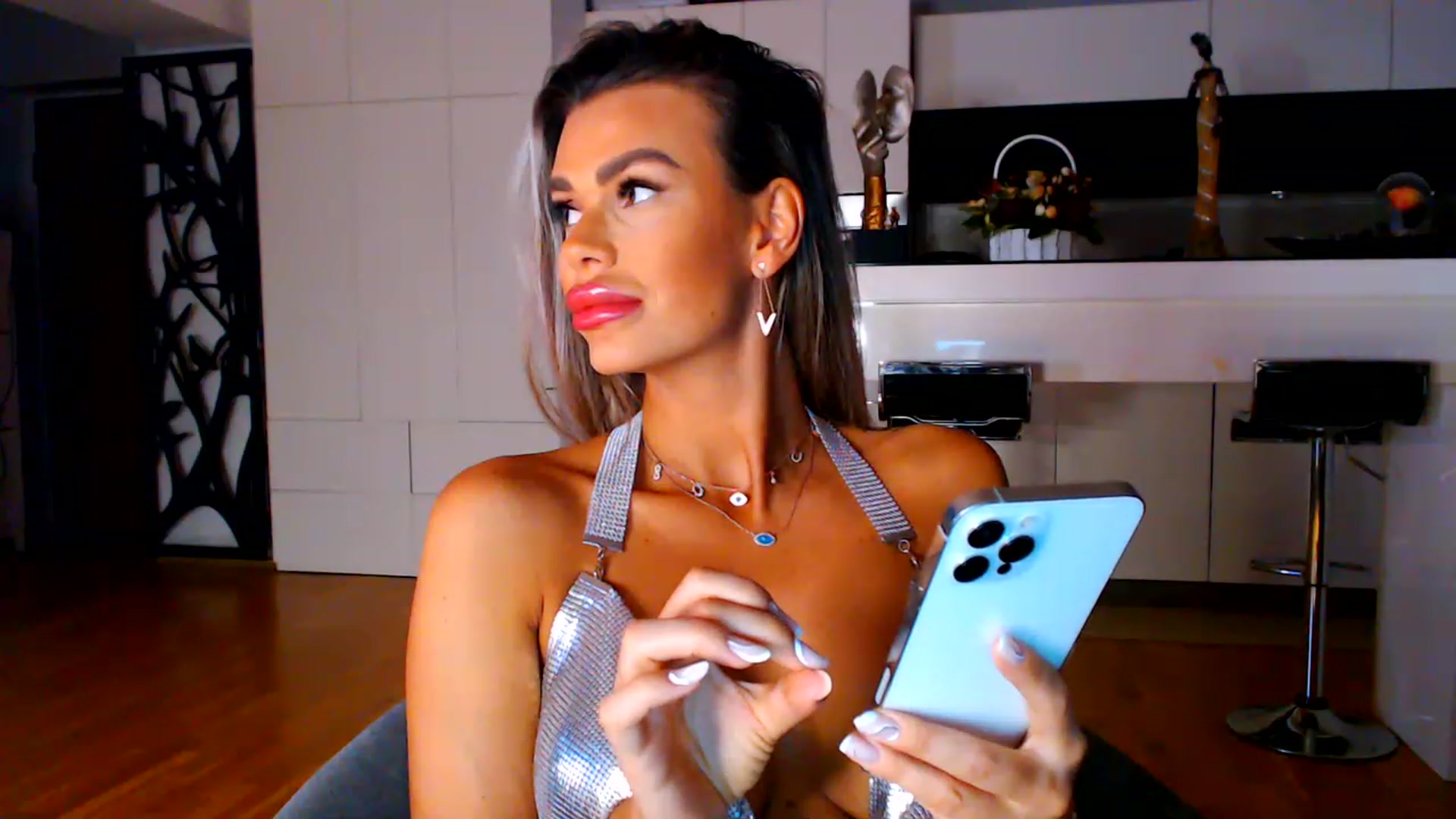 Gallery image thumbnail from D_y_y's myfreecams stream on, 01/27/2023, 04:21 image 12 of 20