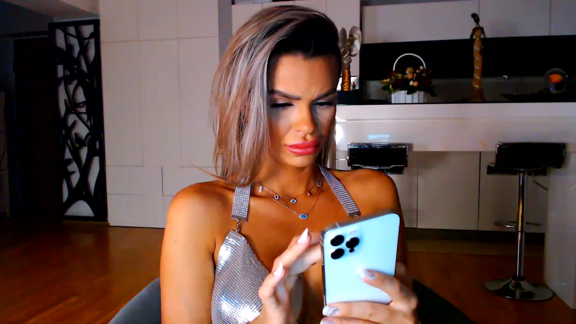 Gallery image thumbnail from D_y_y's myfreecams stream on, 01/27/2023, 04:21 image 13 of 20