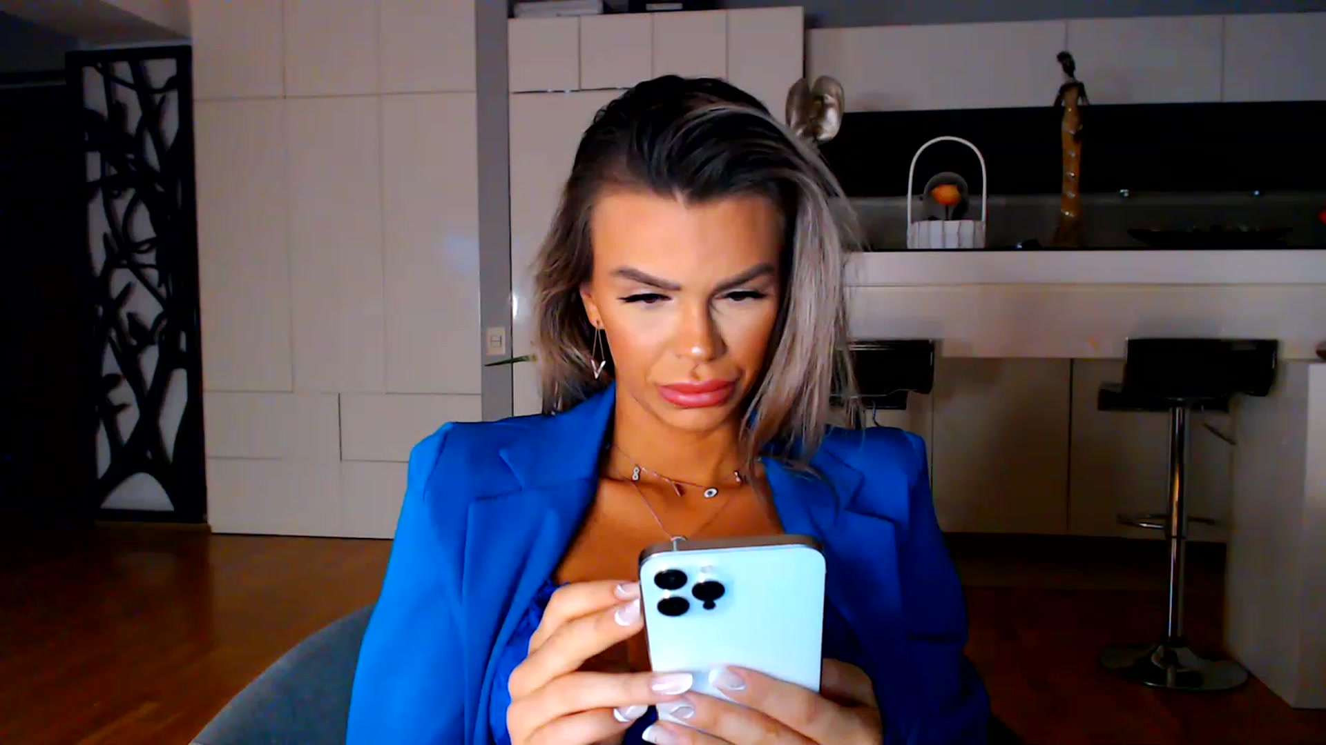 Gallery image thumbnail from D_y_y's myfreecams stream on, 01/29/2023, 05:07 image 9 of 20