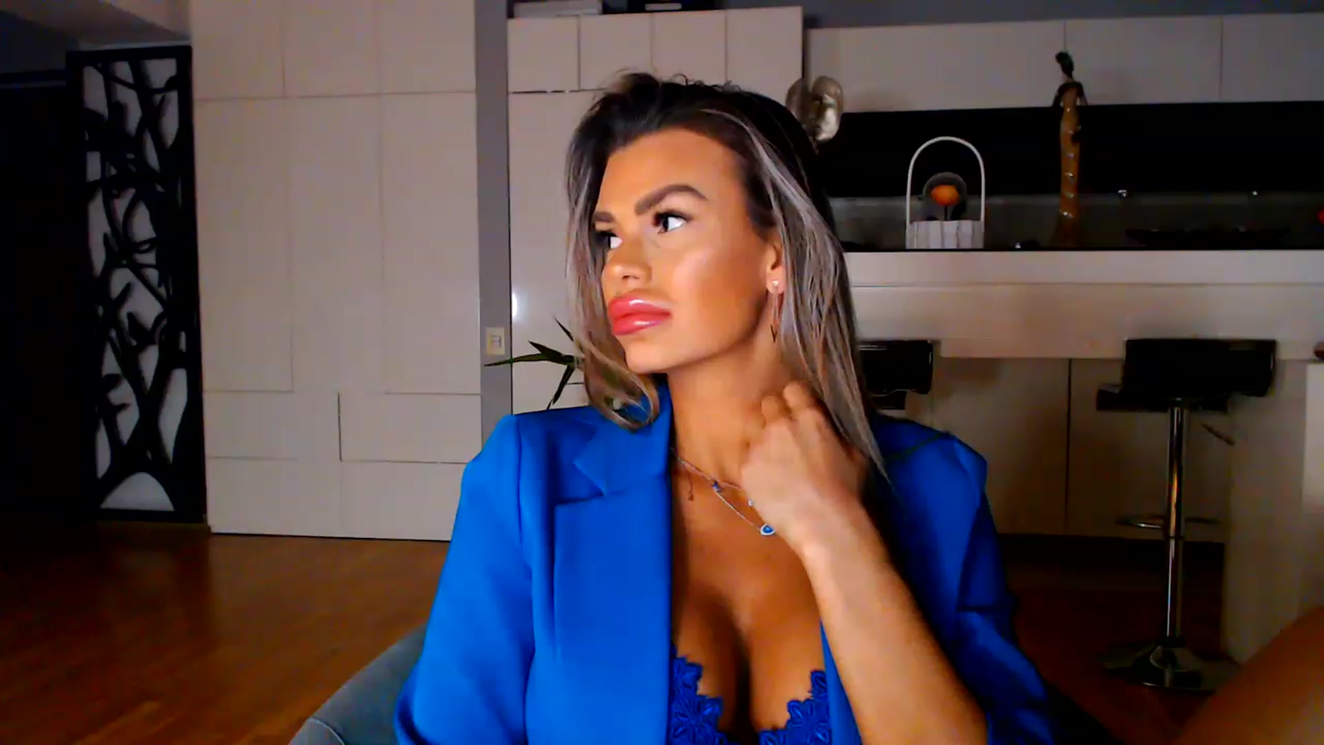 Gallery image thumbnail from D_y_y's myfreecams stream on, 01/29/2023, 05:07 image 4 of 20